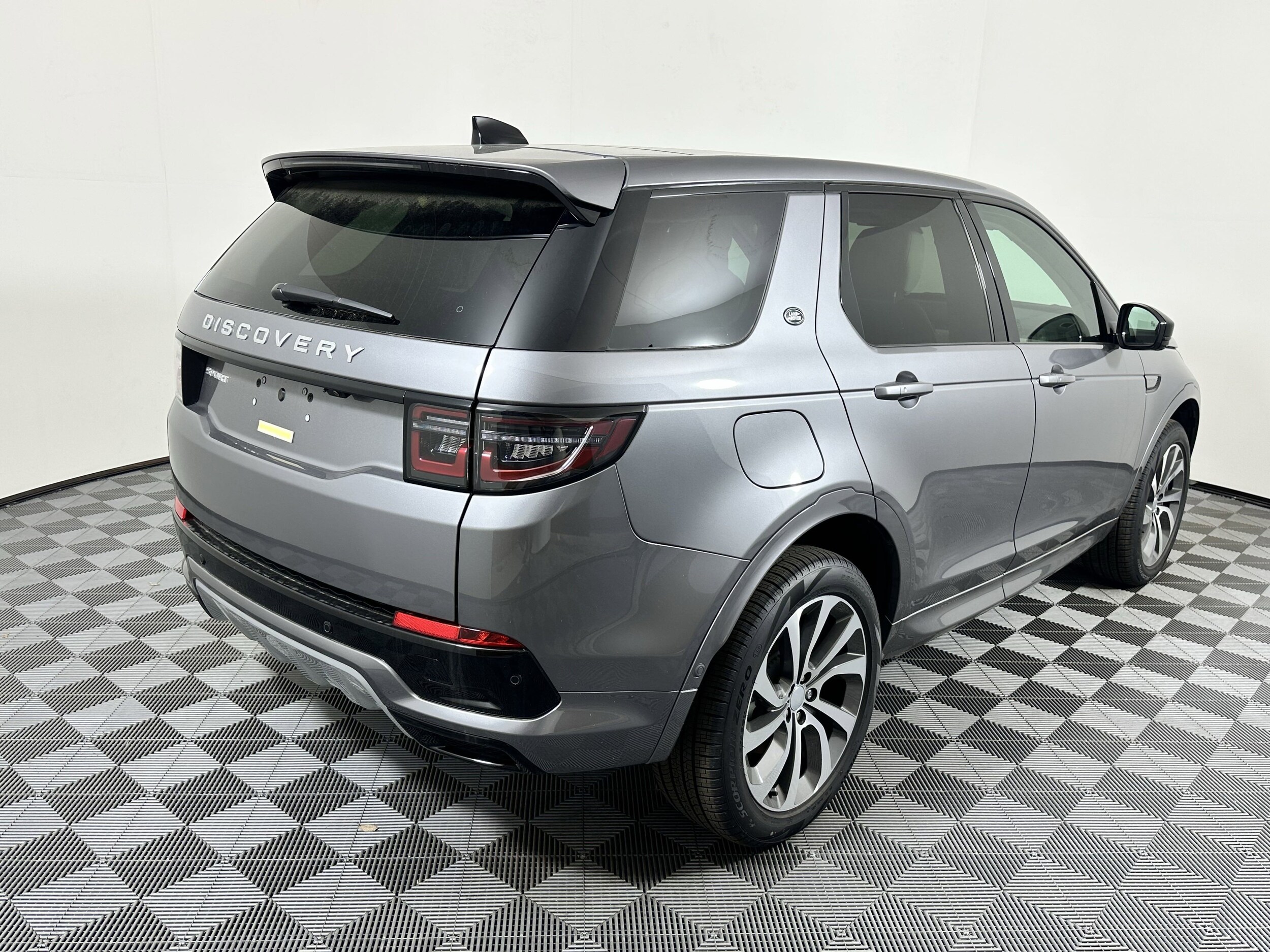 2025 Land Rover Discovery Sport S photo 2