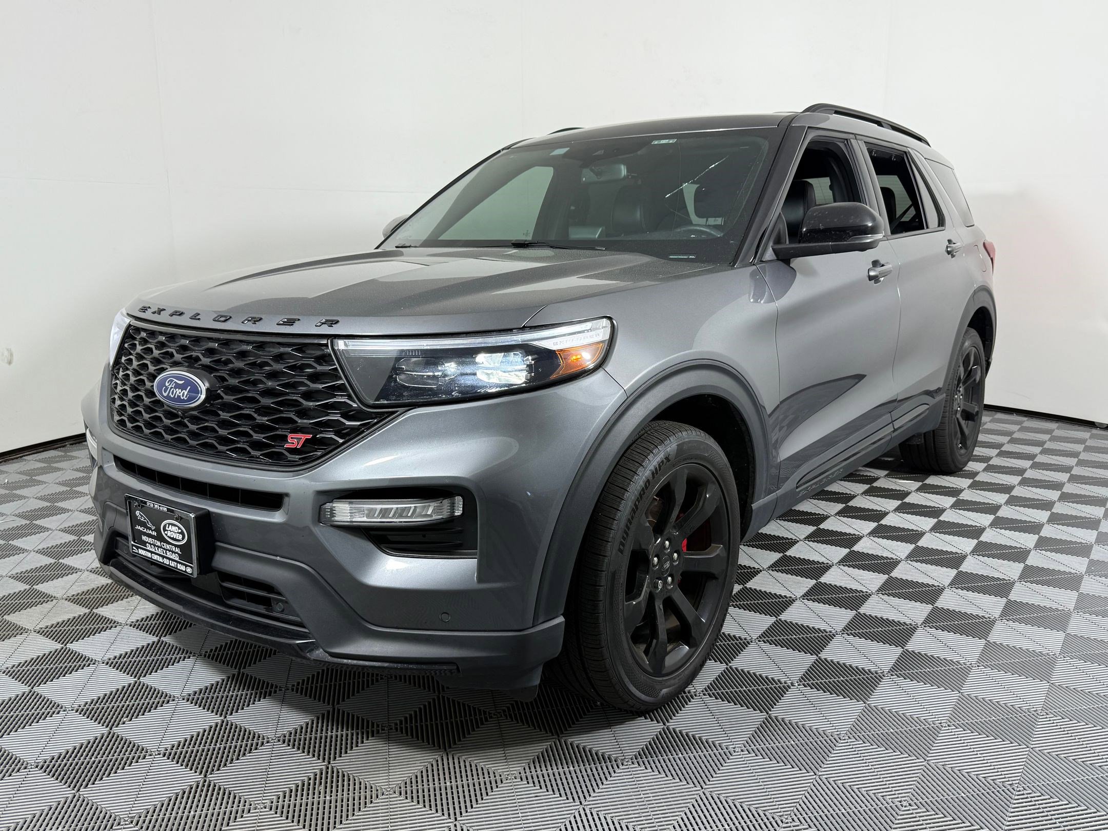 2023 Ford Explorer ST 4WD's photo