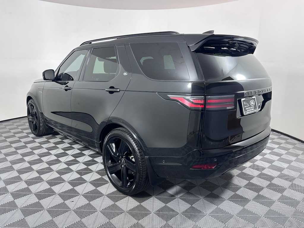 Certified 2024 Land Rover Discovery Dynamic SE SUV