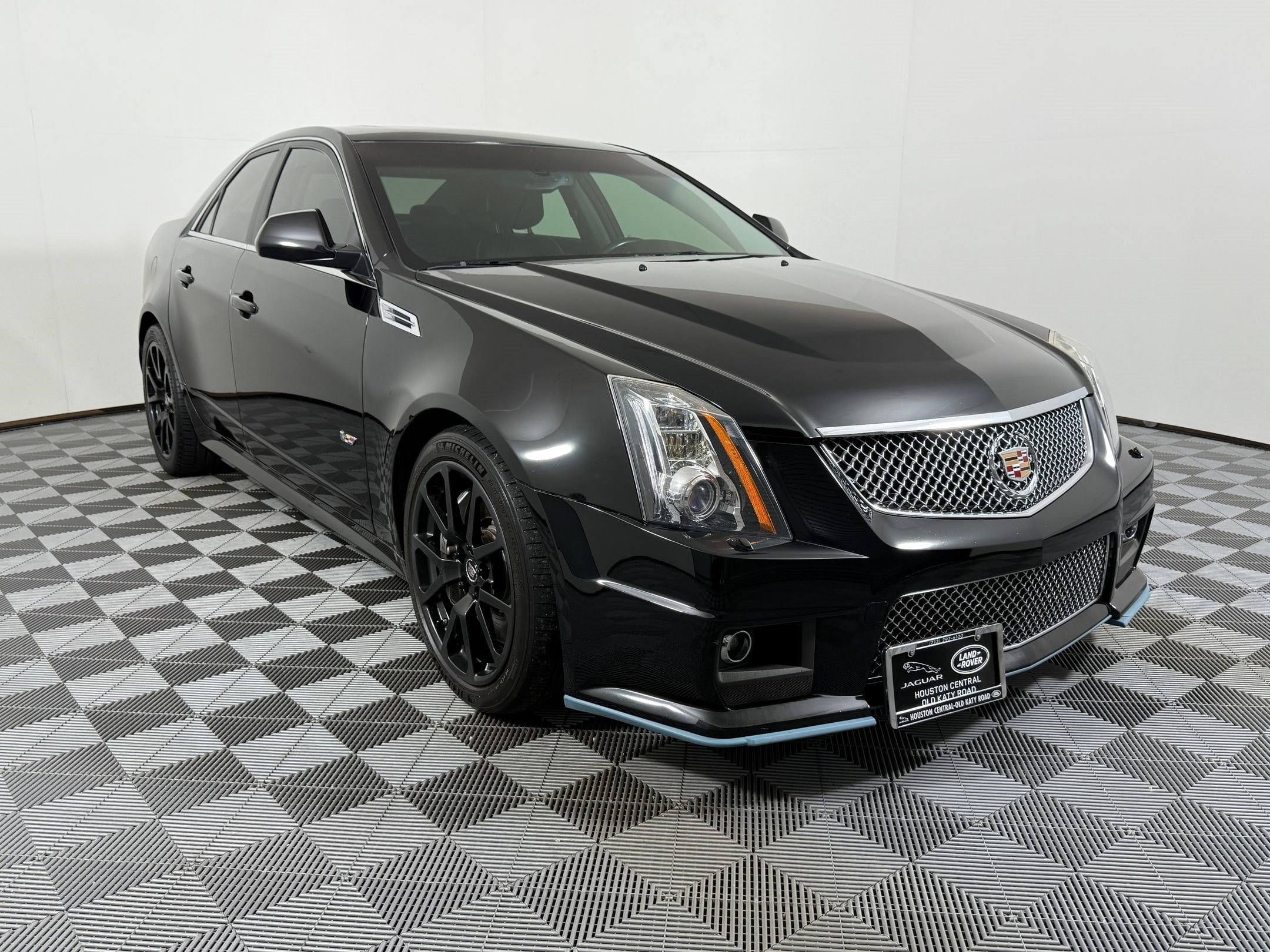 CTS-V 4dr Sdn Sedan