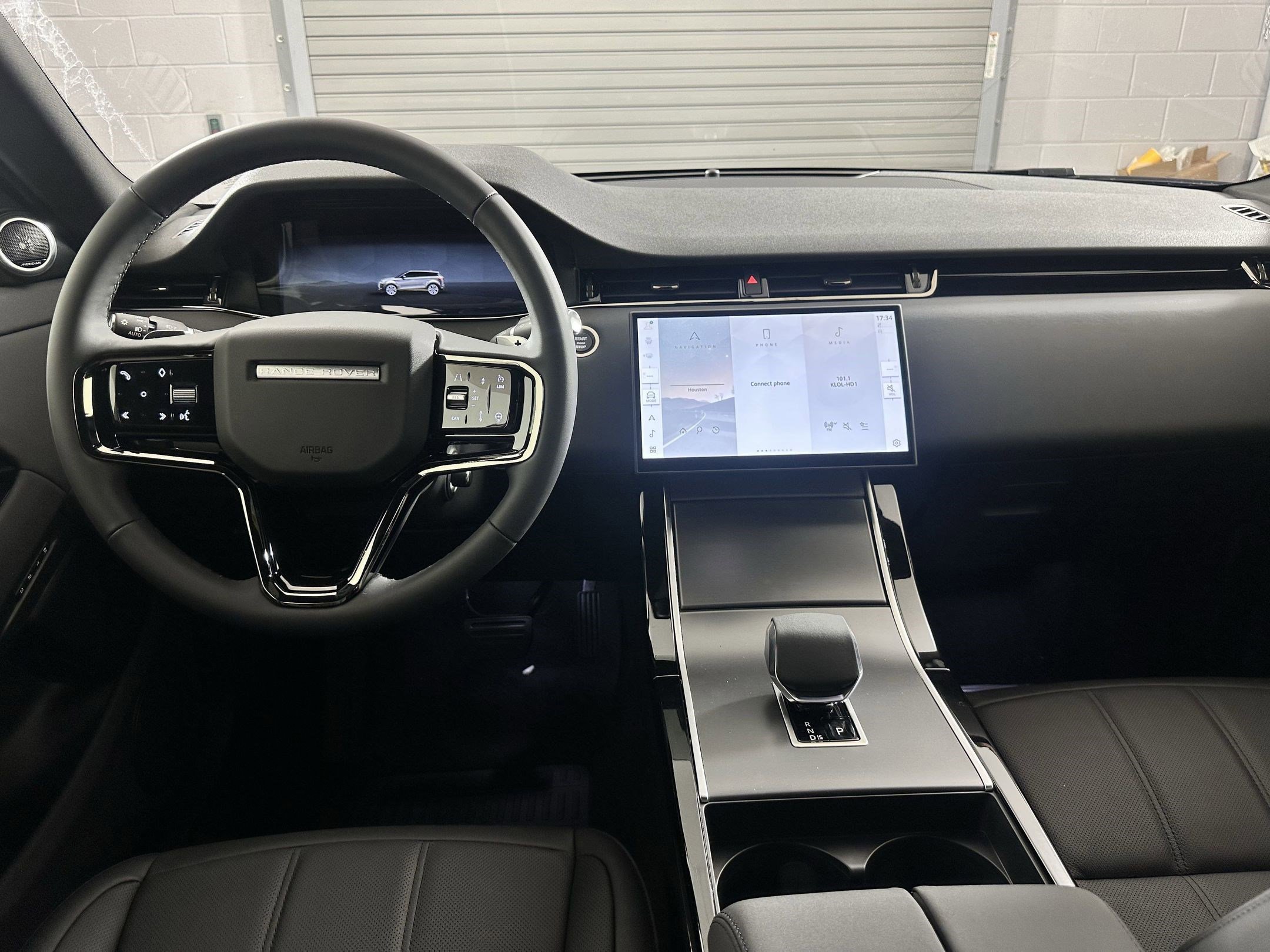 2026 Land Rover Range Rover Evoque S photo 4
