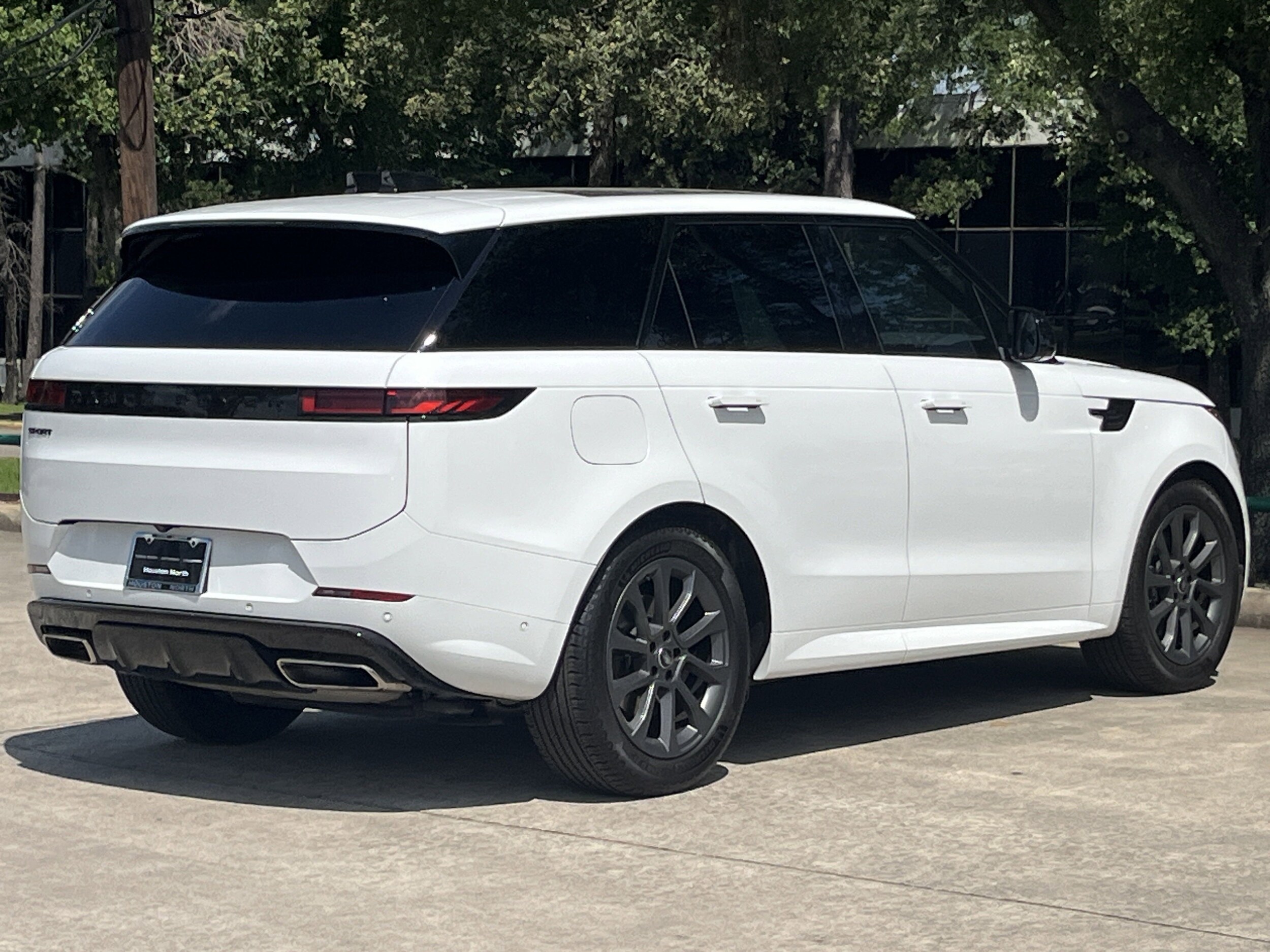 2024 Land Rover Range Rover Sport SE photo 2