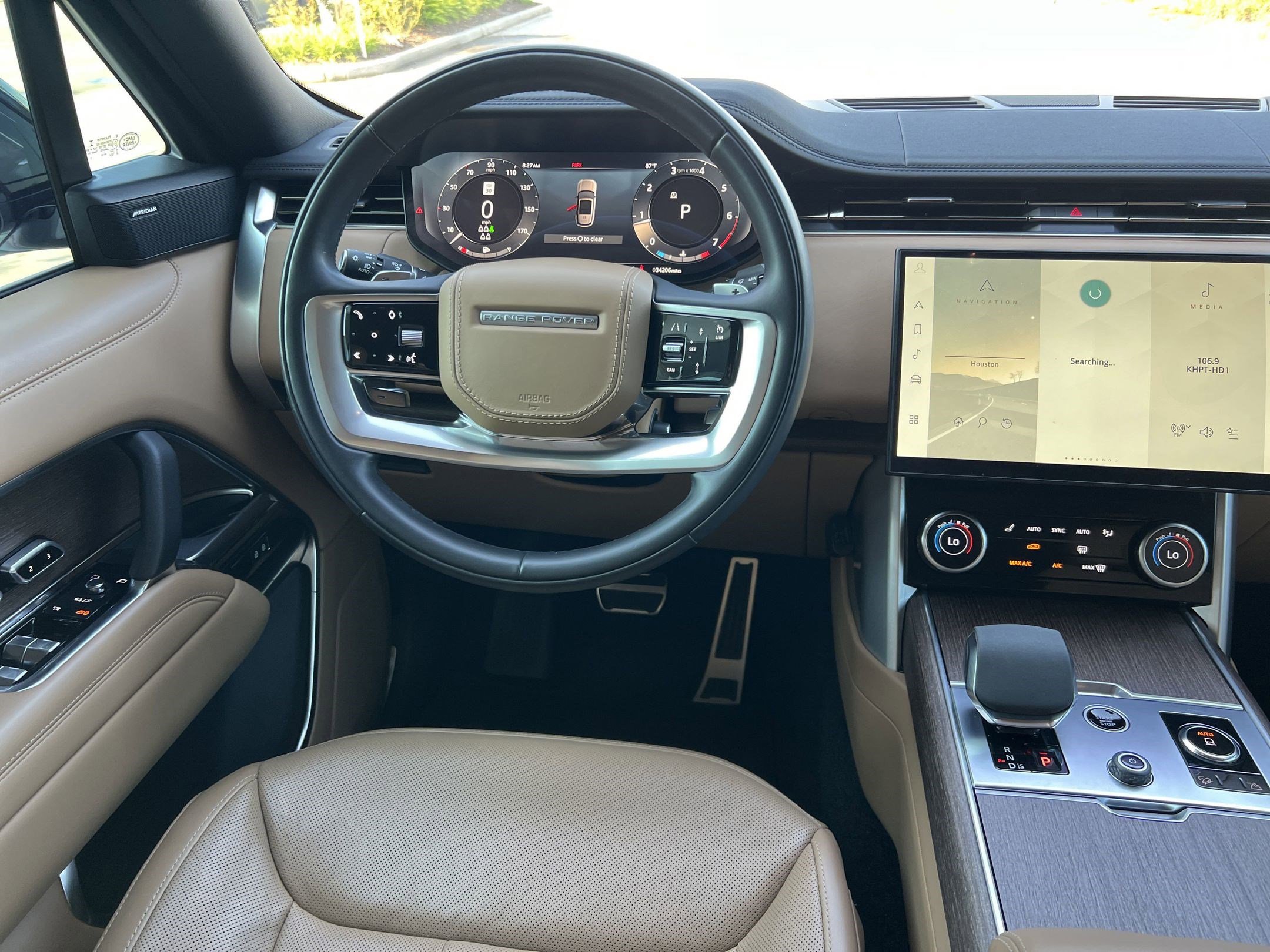 2023 Land Rover Range Rover SE photo 4