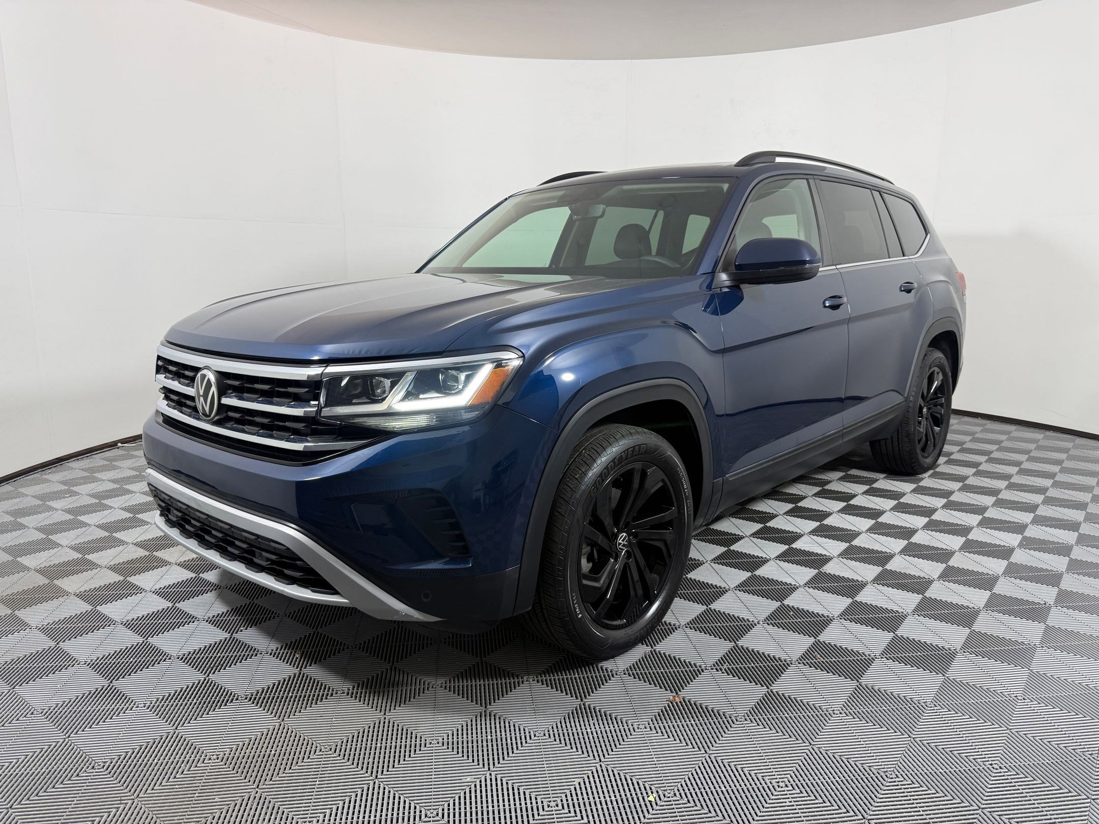 2022 Volkswagen Atlas SE w/Tech