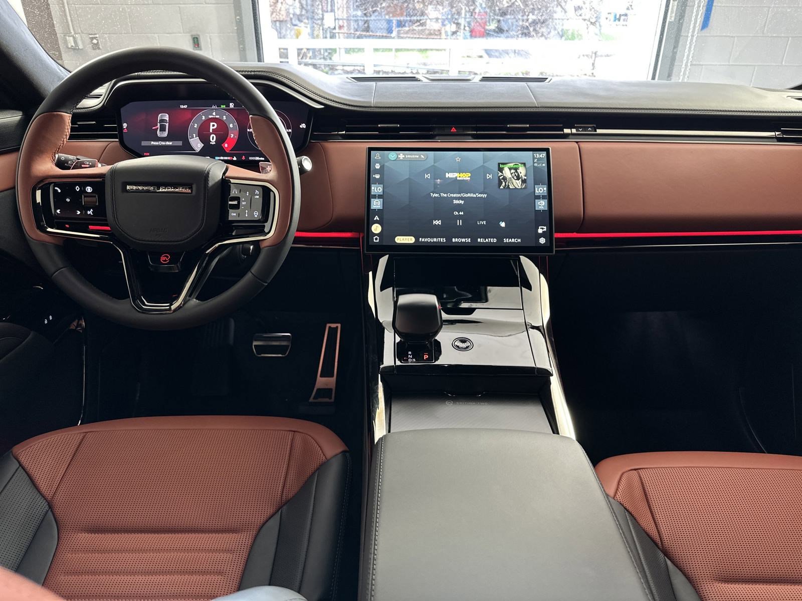 2025 Land Rover Range Rover Sport photo 4