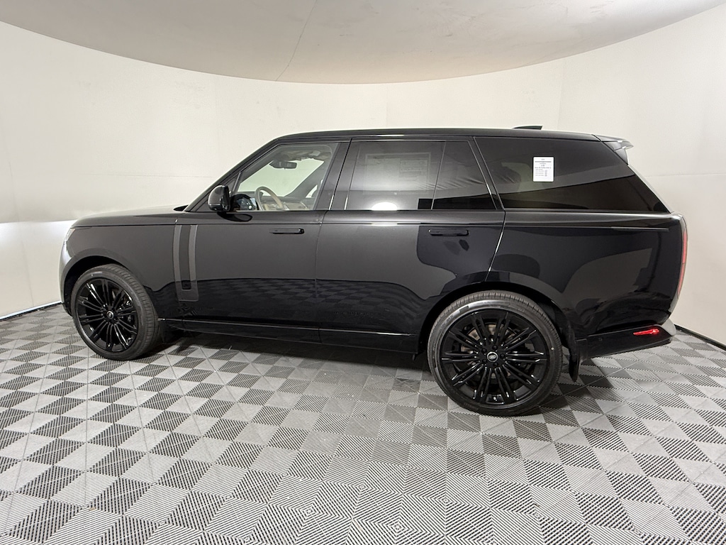 New 2025 Land Rover Range Rover SE SUV