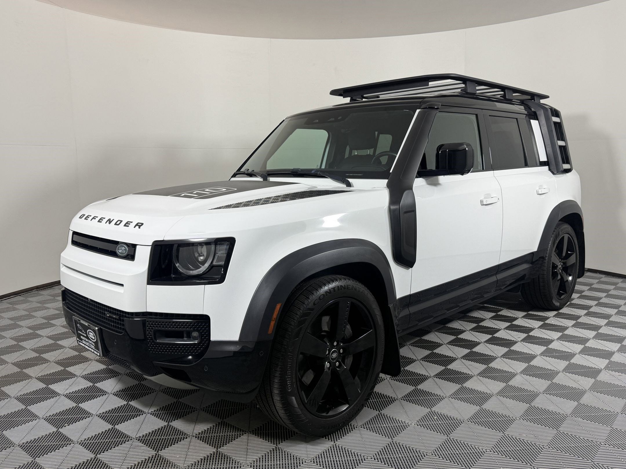 2022 Land Rover Defender X-Dynamic HSE's photo