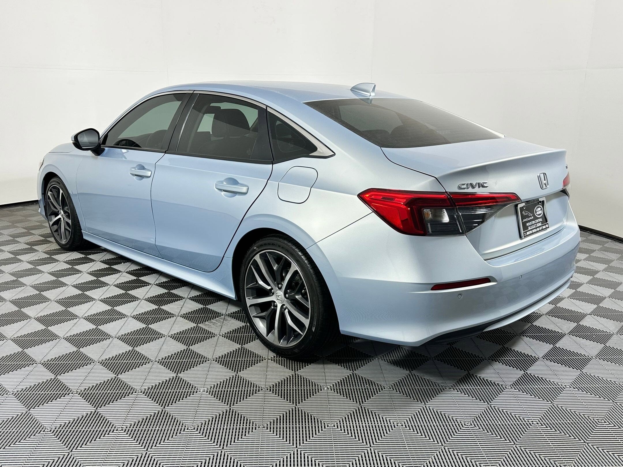 2023 Honda Civic Touring photo 2