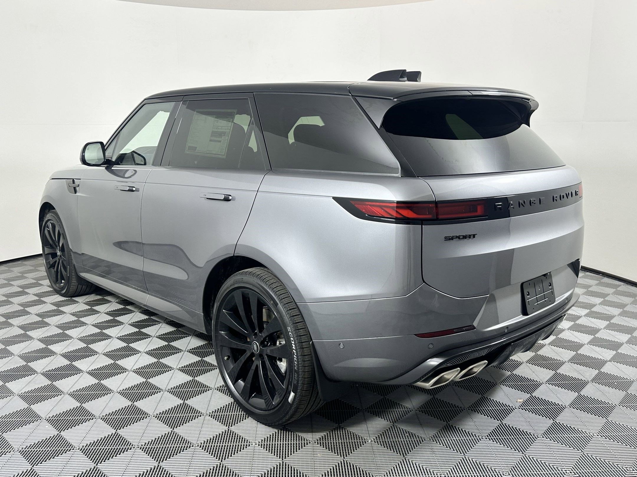 2025 Land Rover Range Rover Sport SE photo 2