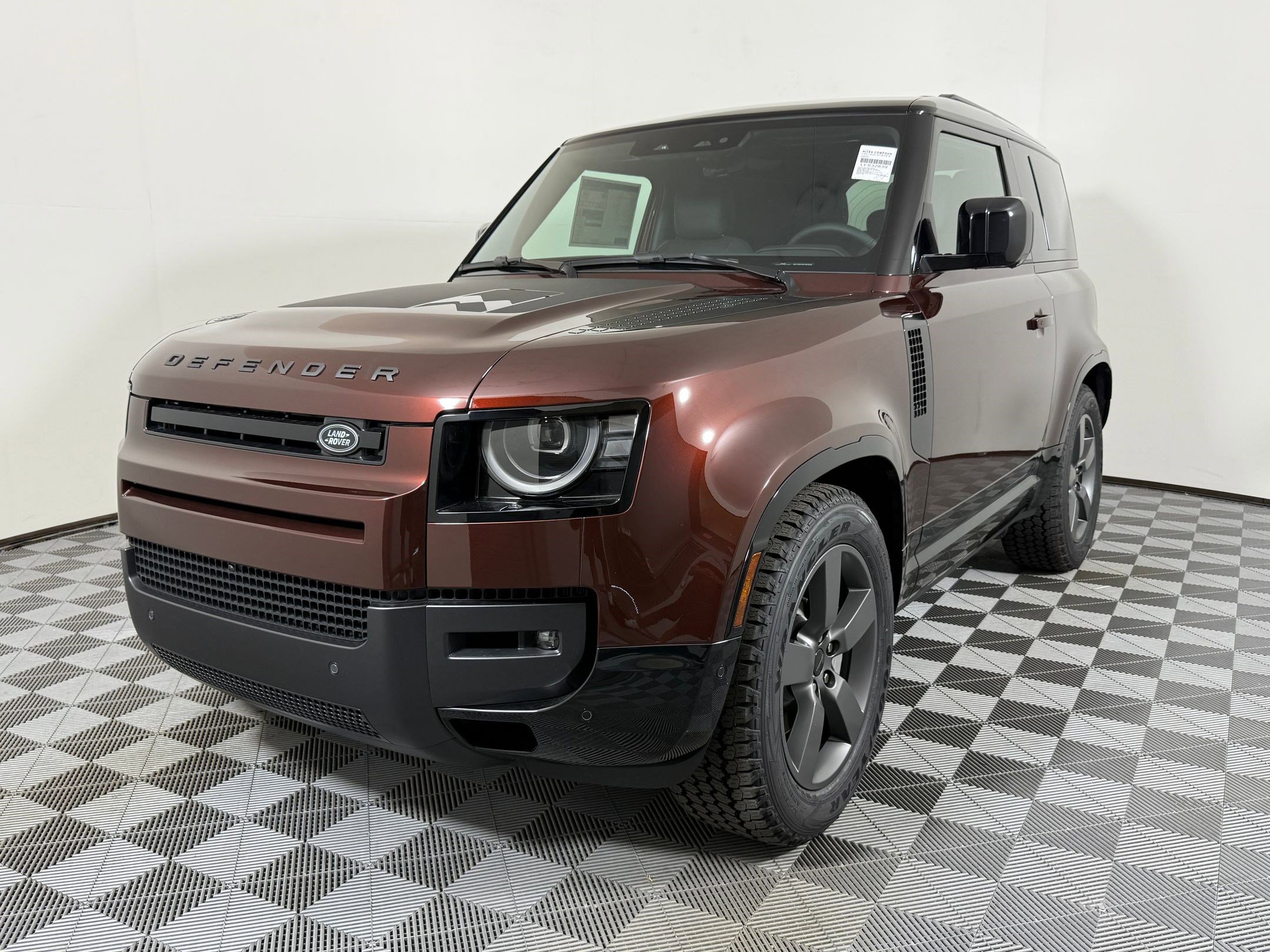 2026 Land Rover Defender 90 X-Dynamic SE P400's photo