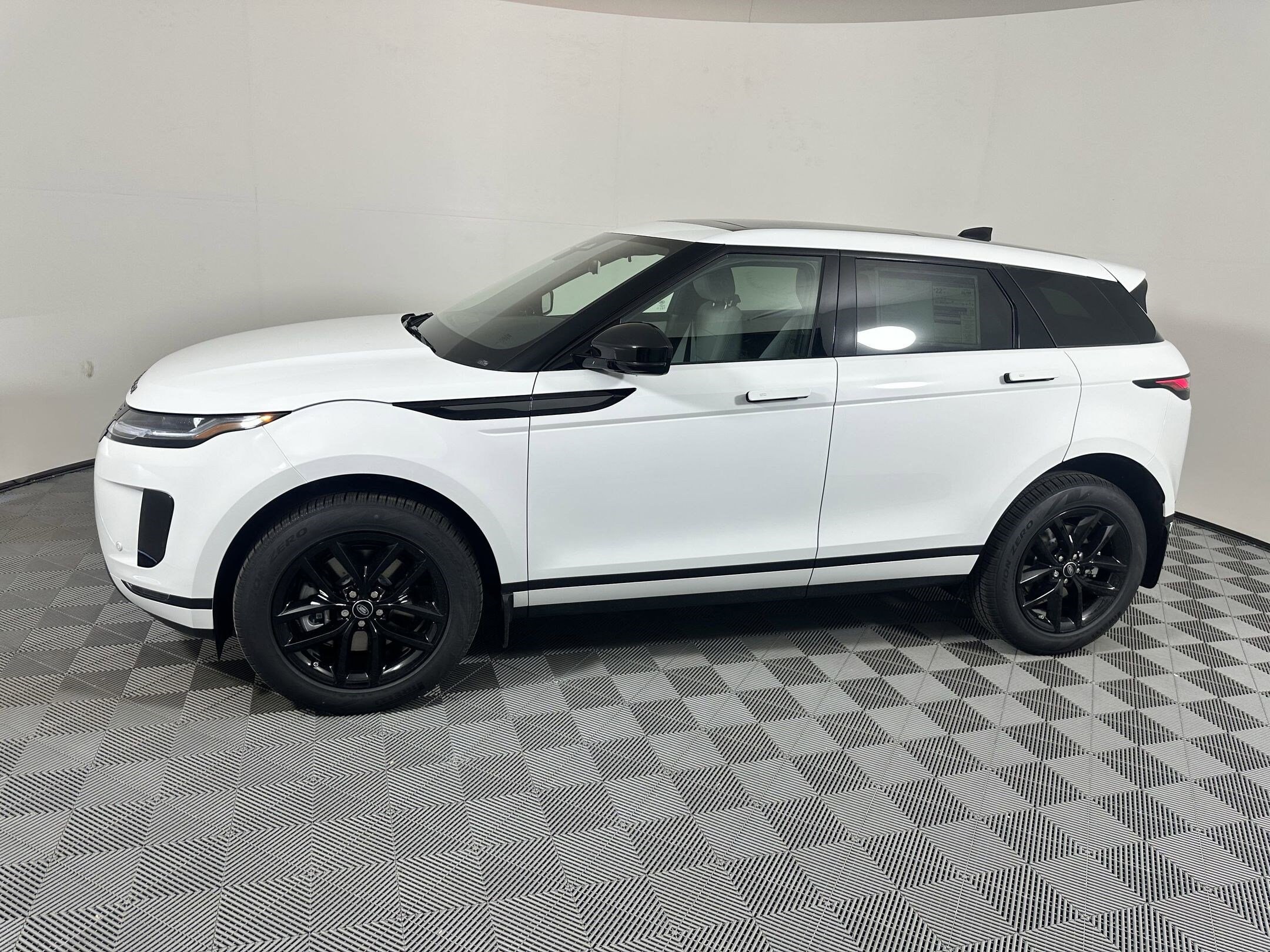 2026 Land Rover Range Rover Evoque S photo 2