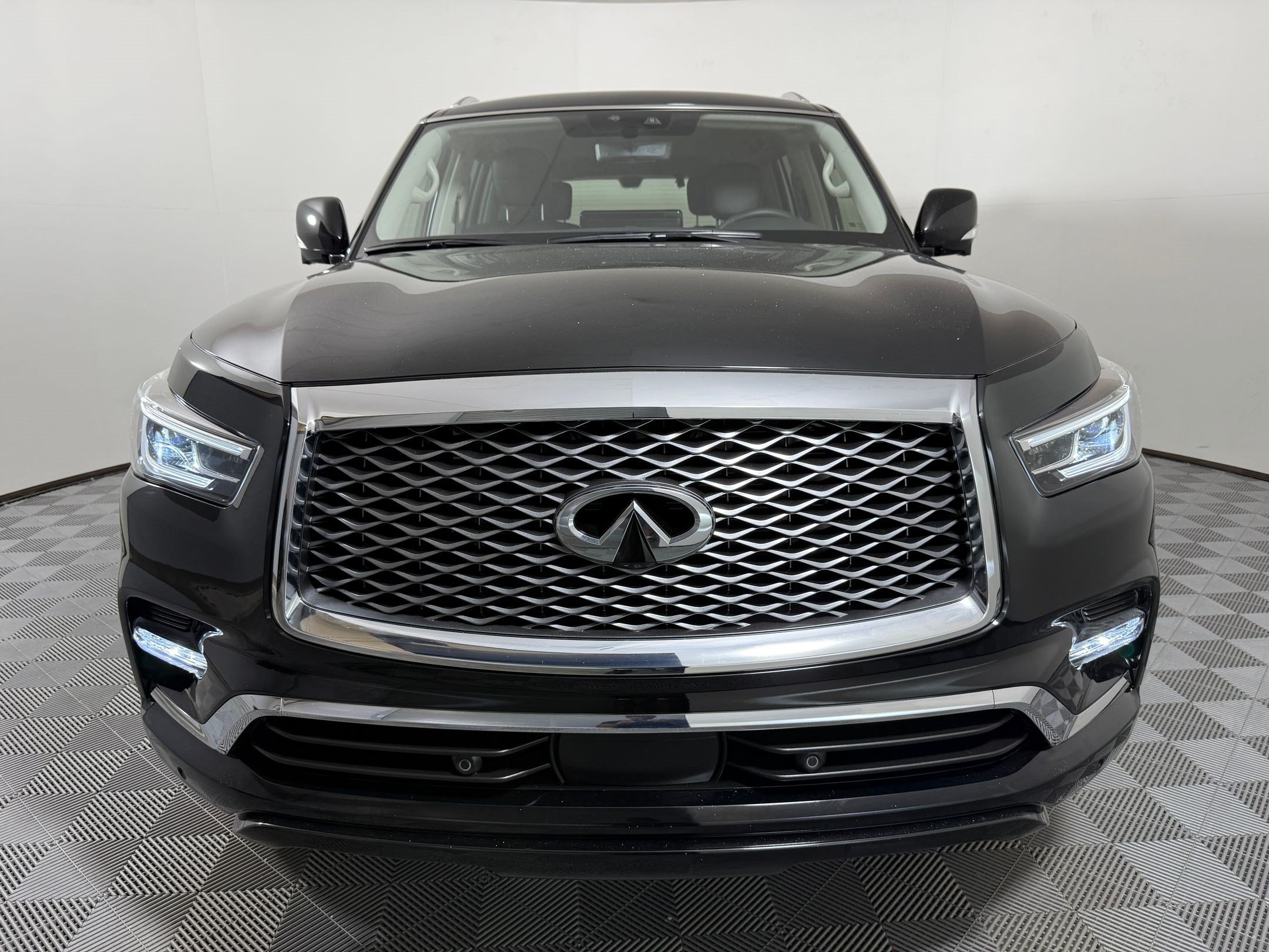 QX80 LUXE SUV