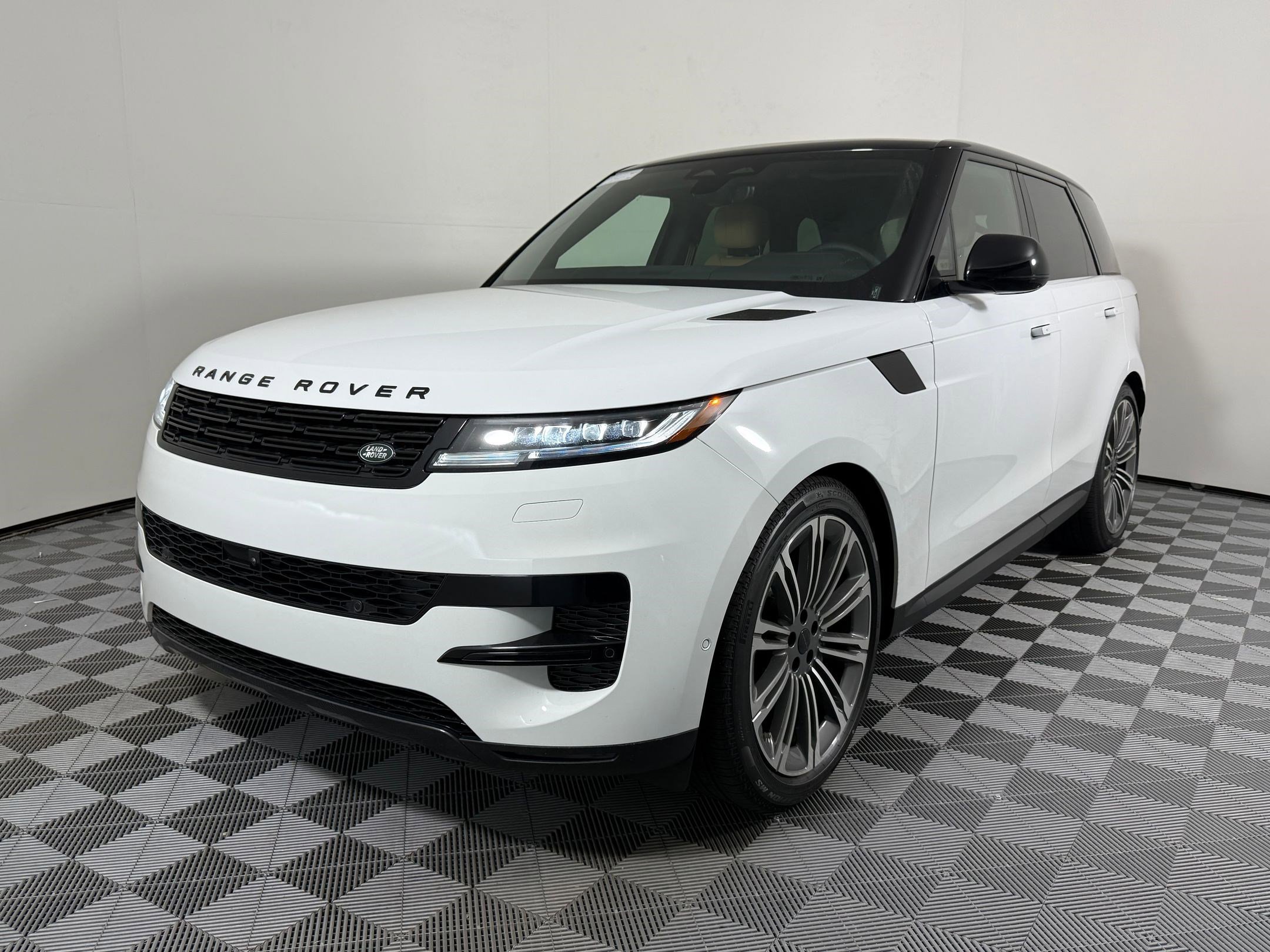 2026 Land Rover Range Rover Sport P360 SE MHEV's photo