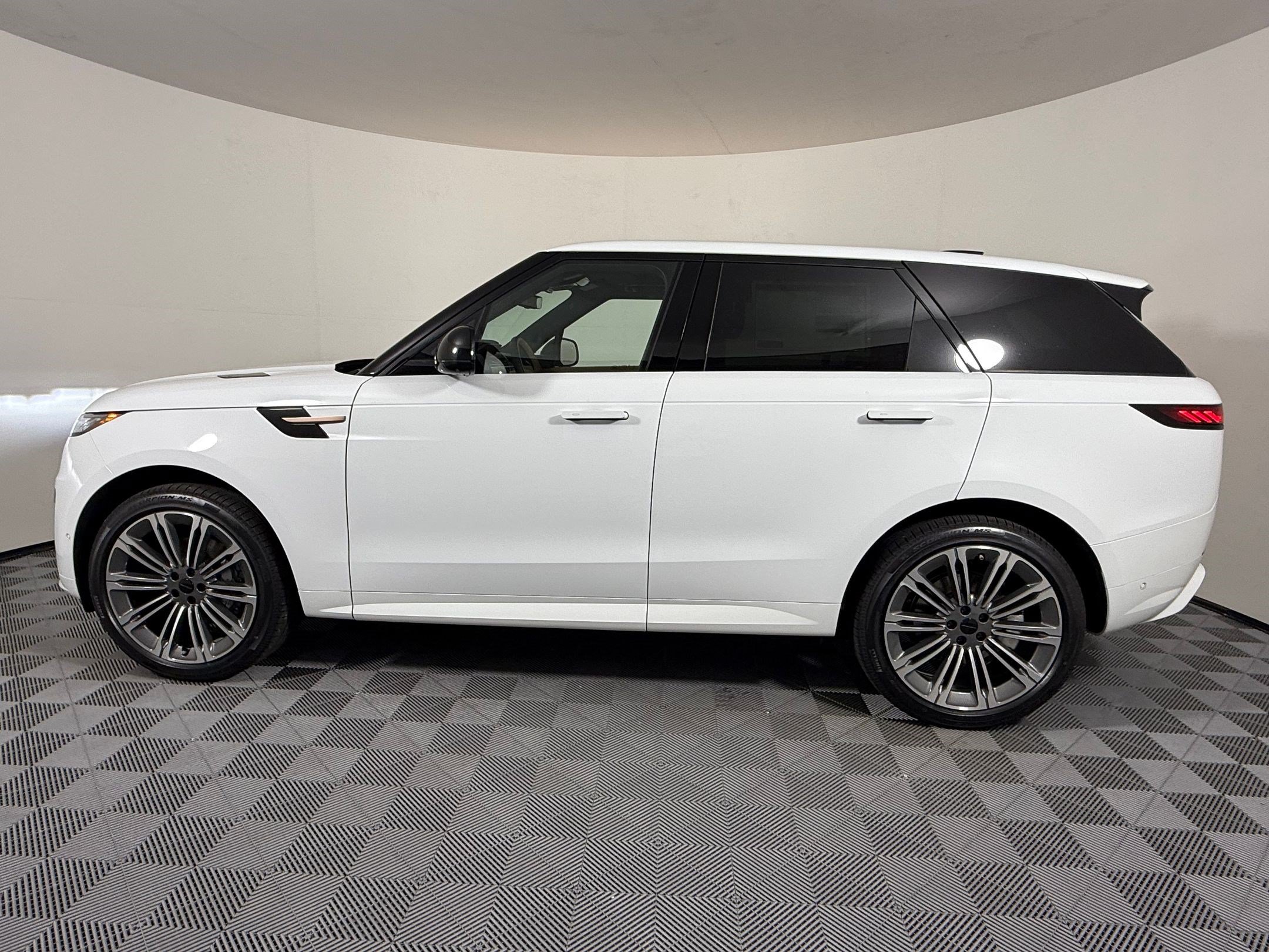 2026 Land Rover Range Rover Sport Dynamic SE SUV