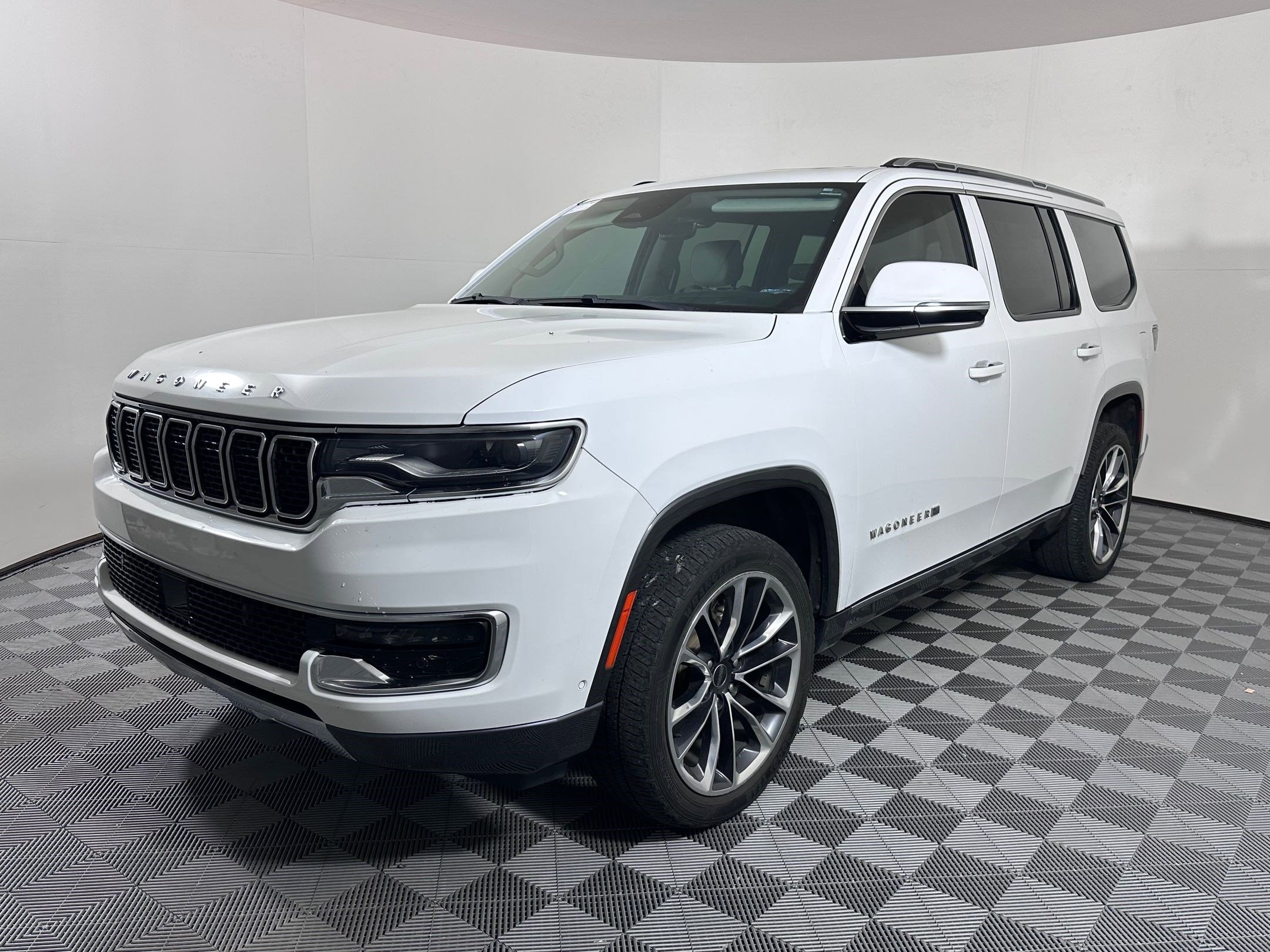 2022 Jeep Wagoneer Series III's photo