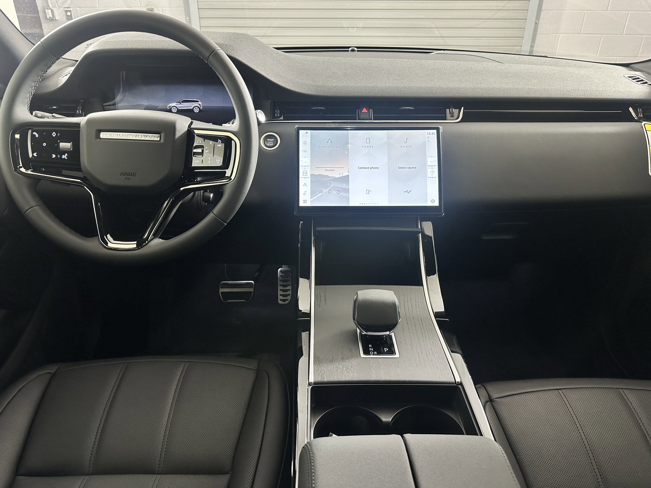 2026 Land Rover Range Rover Evoque Dynamic SE photo 4