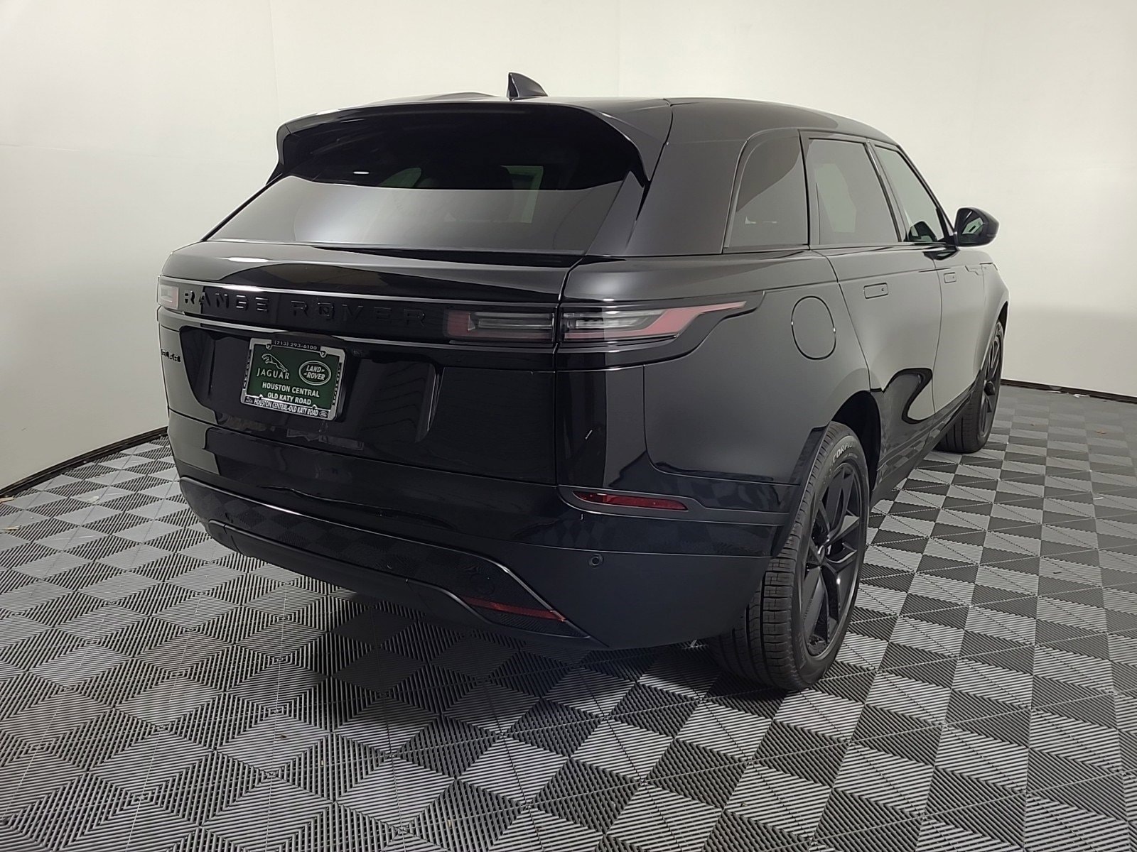 Used 2024 Land Rover Range Rover Velar S with VIN SALYJ2EX4RA373012 for sale in Houston, TX