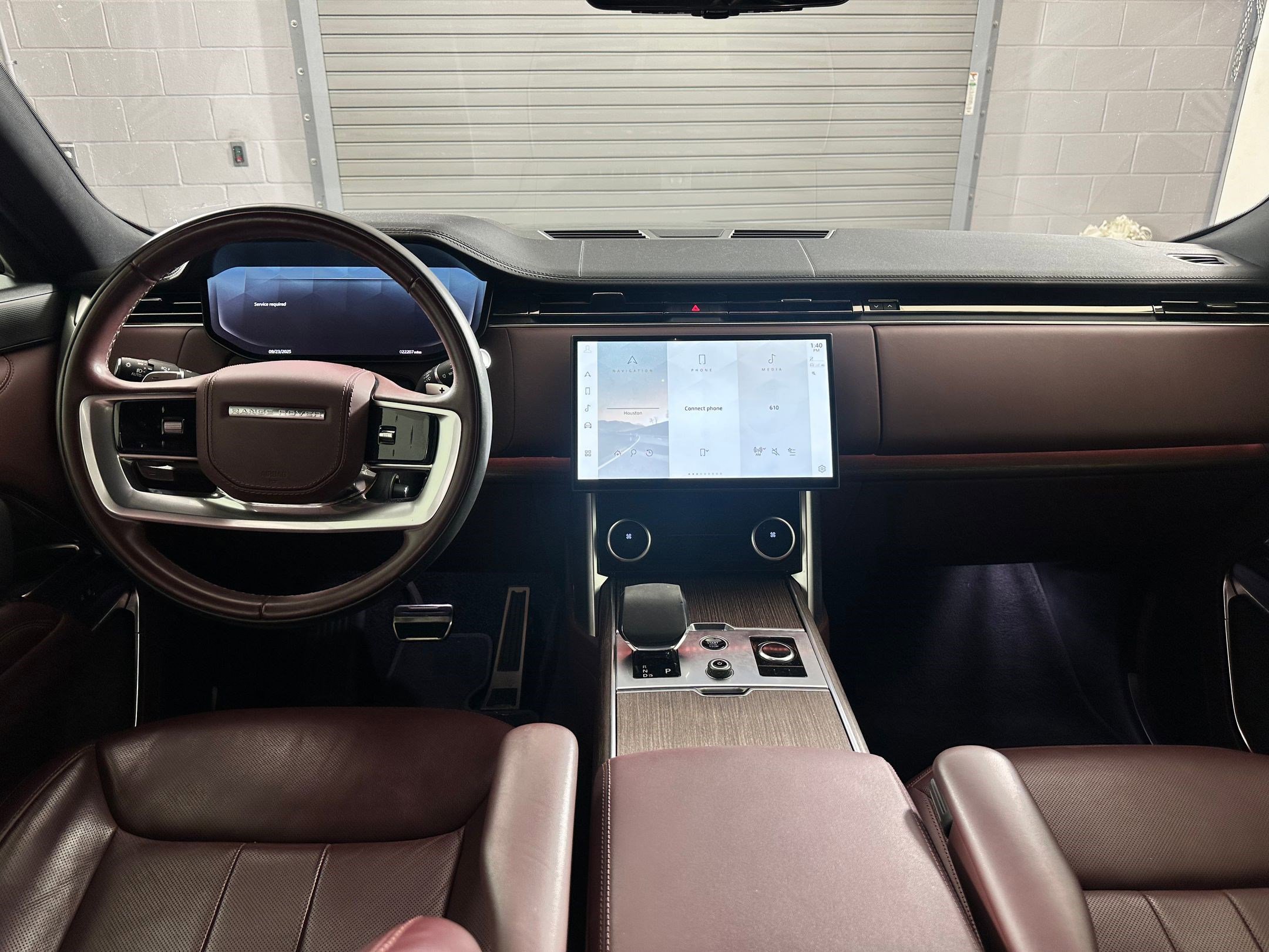 2023 Land Rover Range Rover SE photo 2