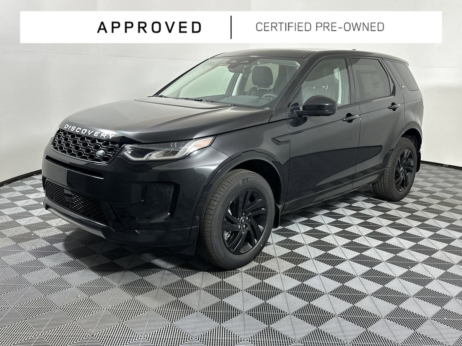2025 Land Rover Discovery Sport 2.0 S's photo