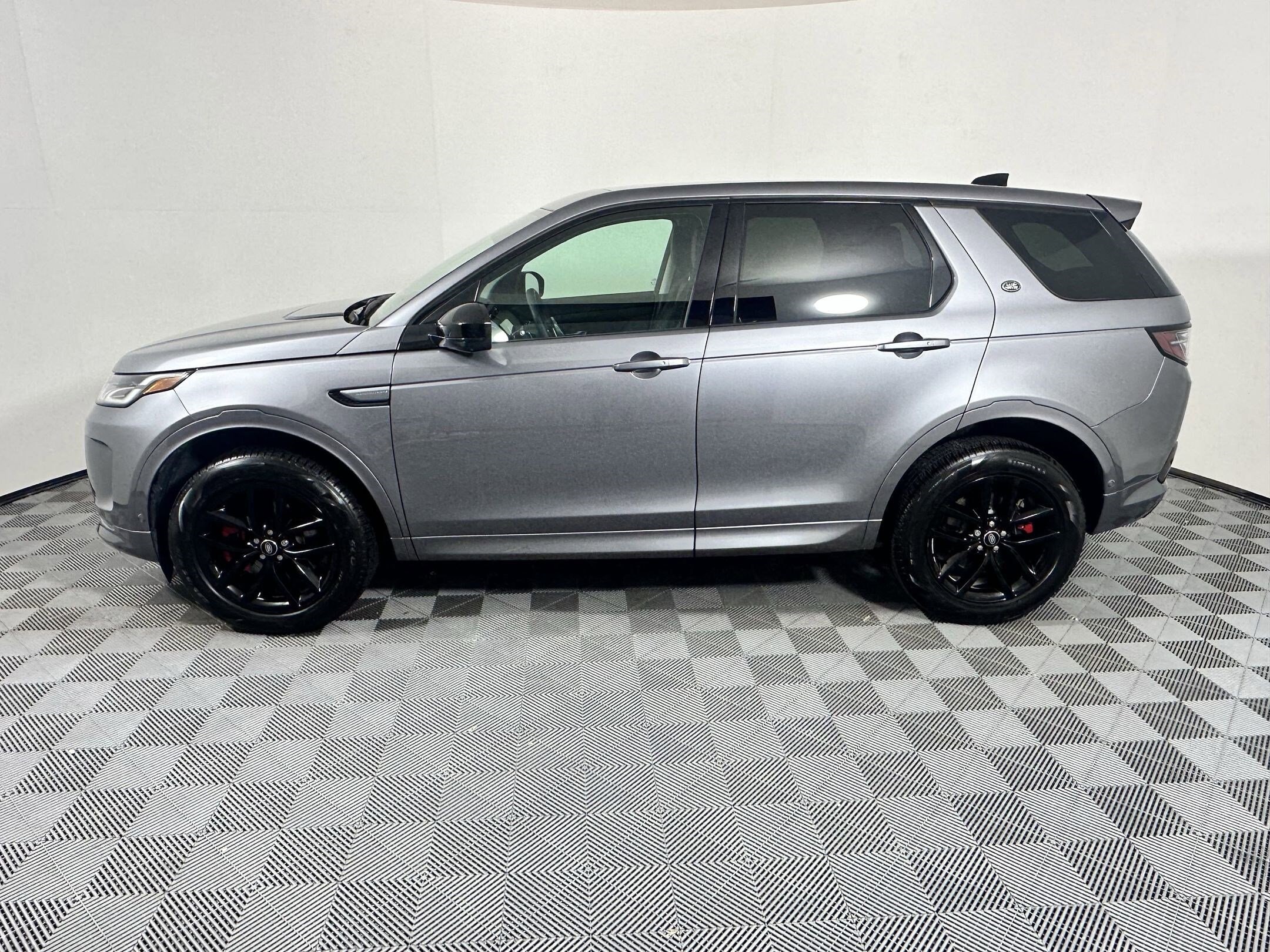 2025 Land Rover Discovery Sport S photo 2