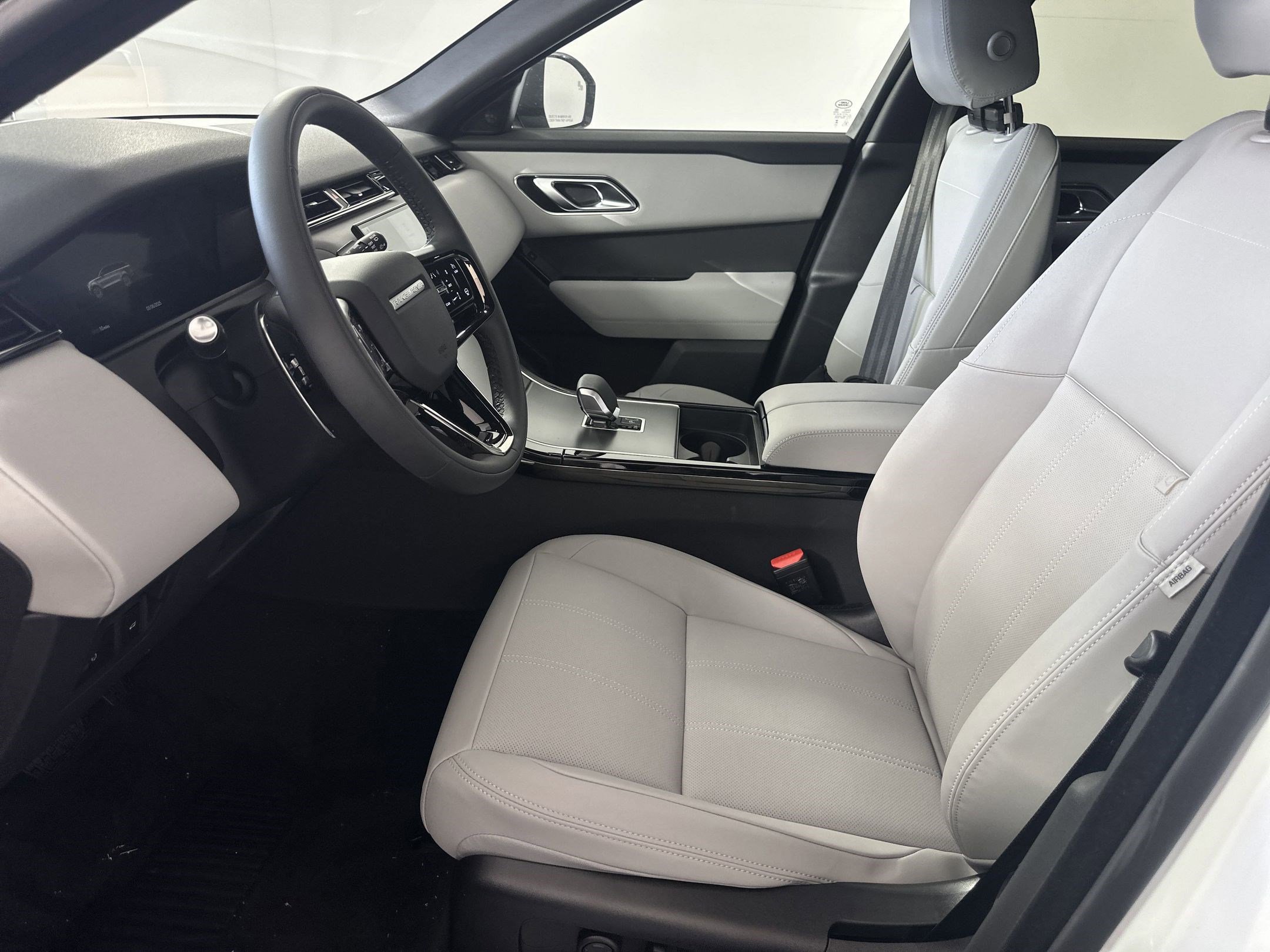 2026 Land Rover Range Rover Velar P250 S photo 3