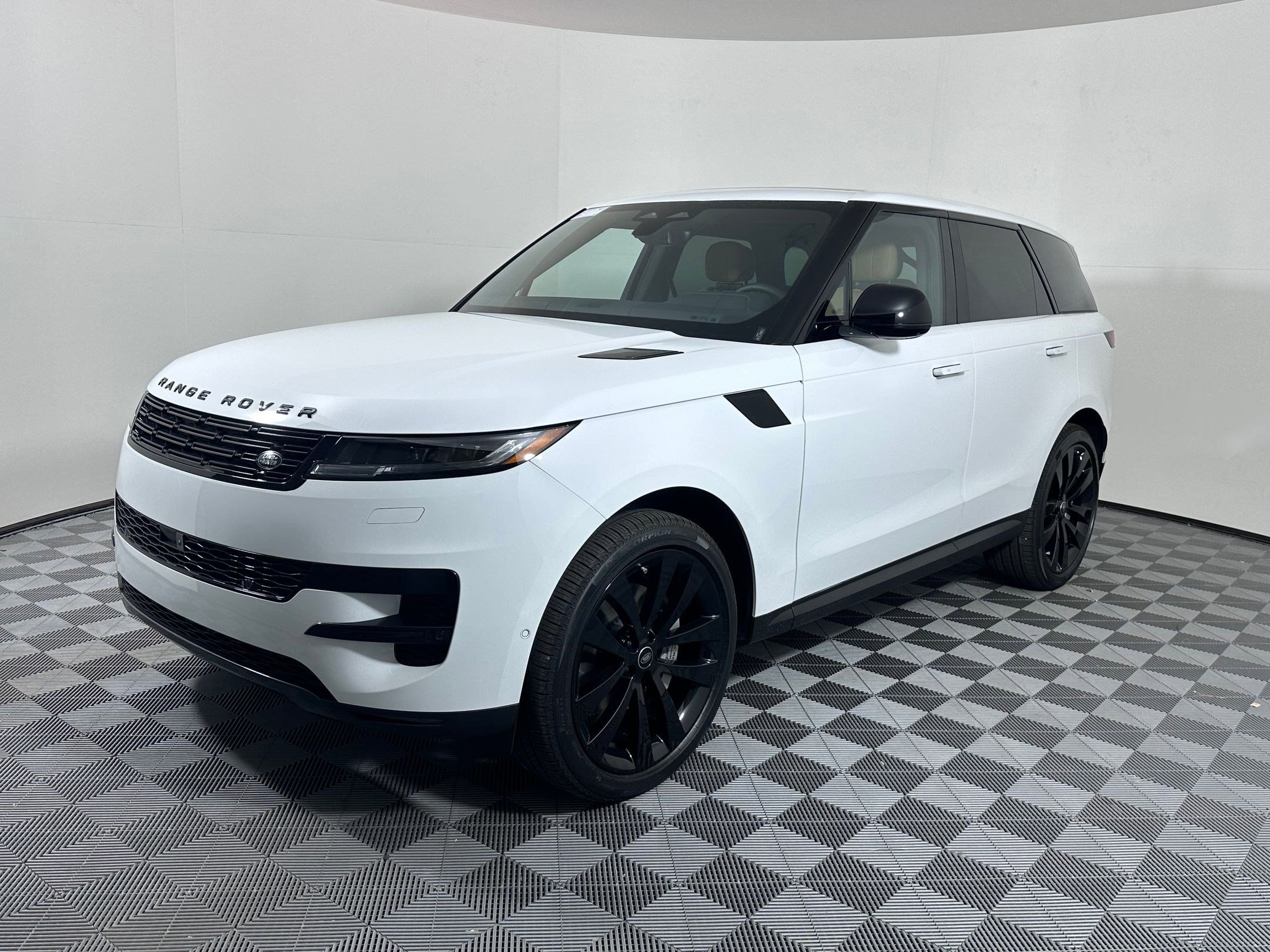 2025 Land Rover Range Rover Sport SE's photo