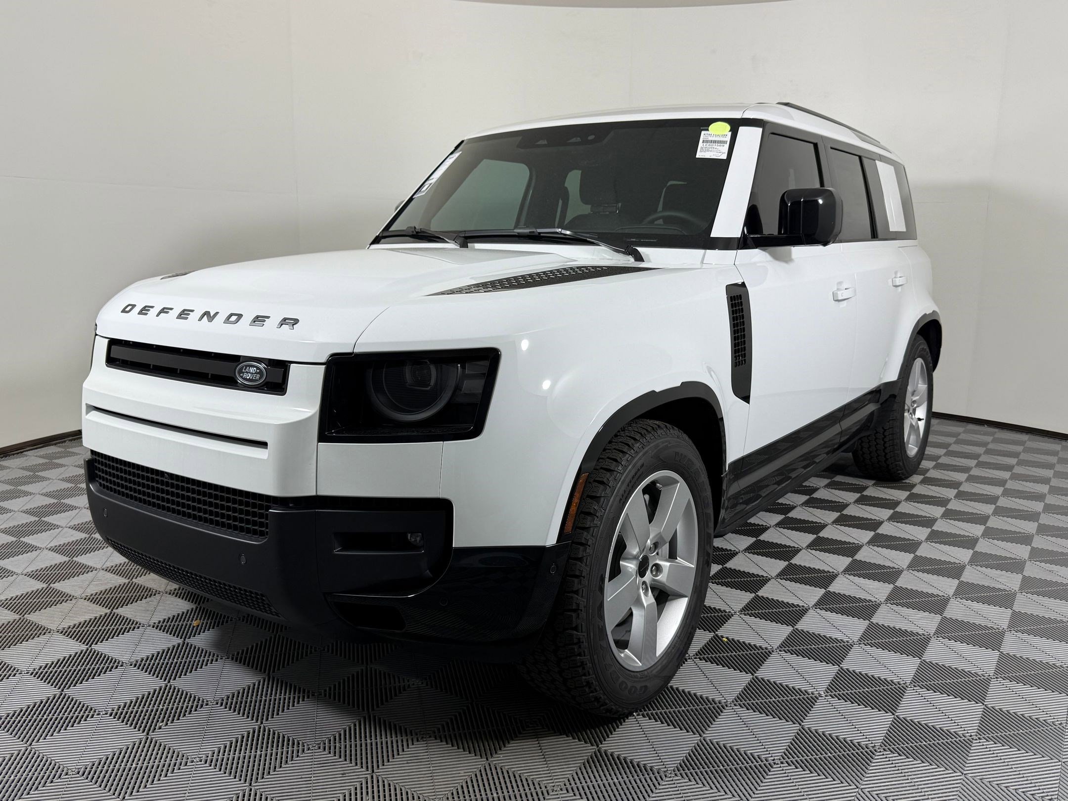 2026 Land Rover Defender 110 X-Dynamic SE P400's photo