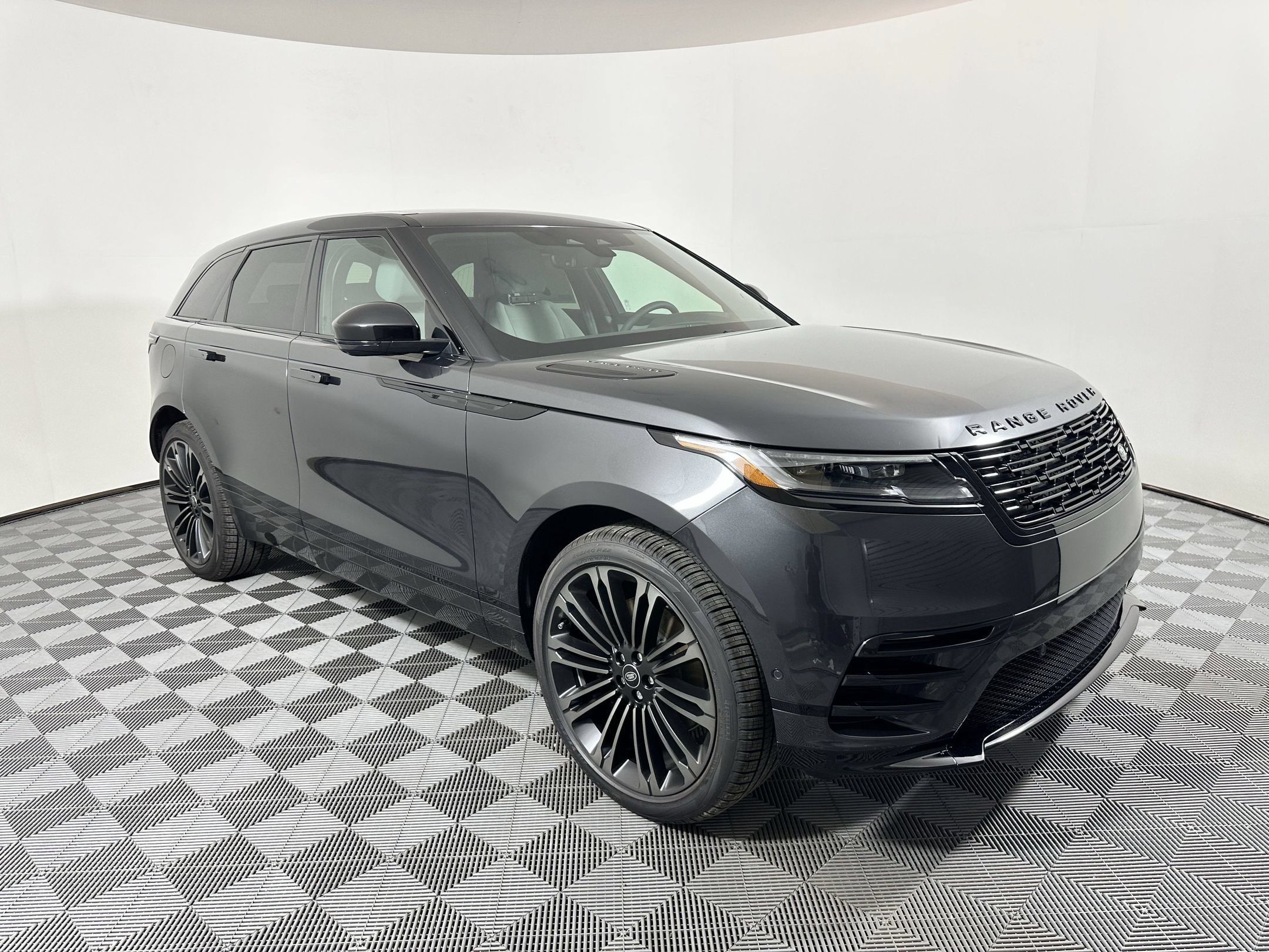 Range Rover Velar Dynamic SE SUV