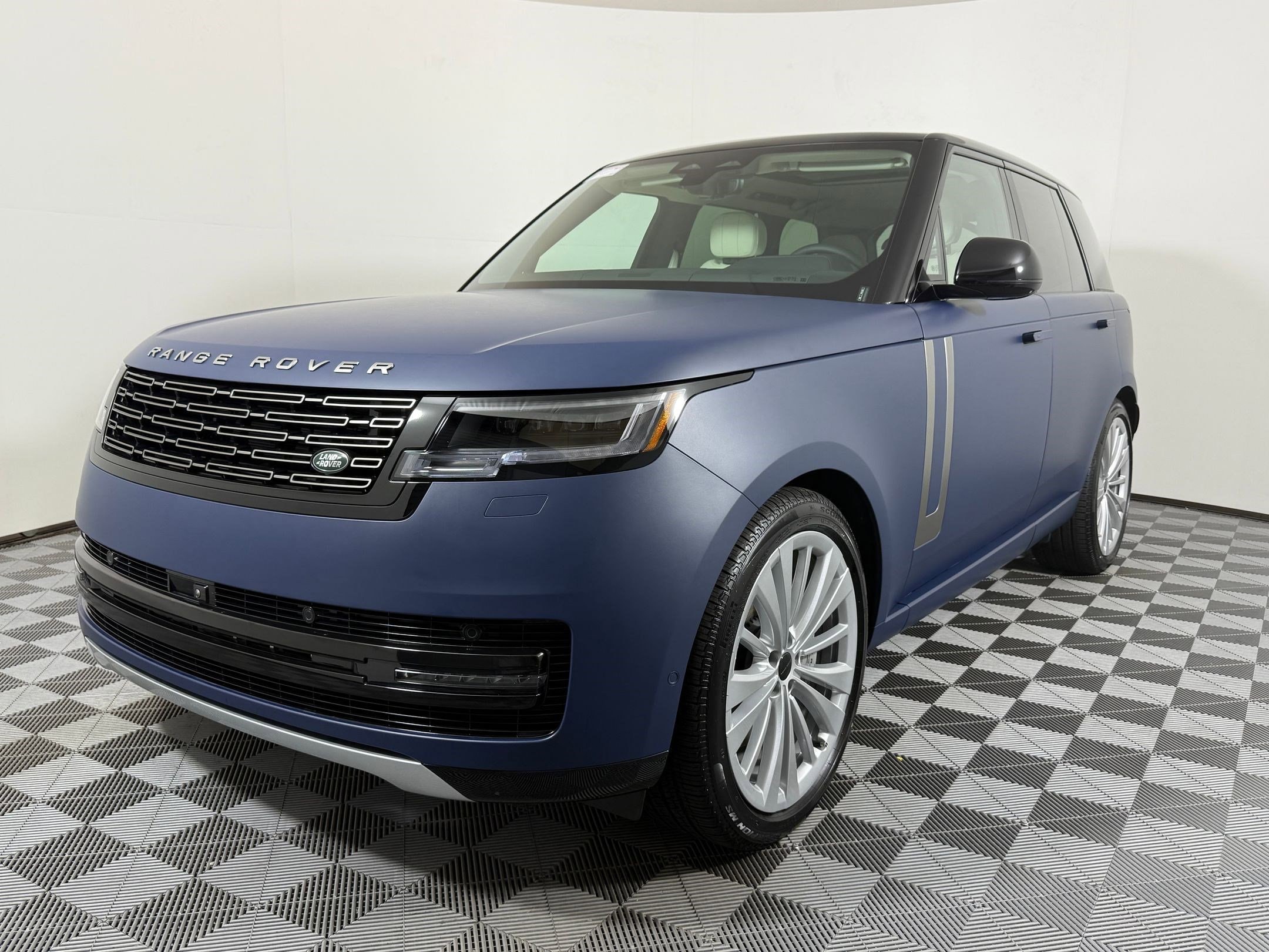 2026 Land Rover Range Rover 4.4 SE SWB's photo
