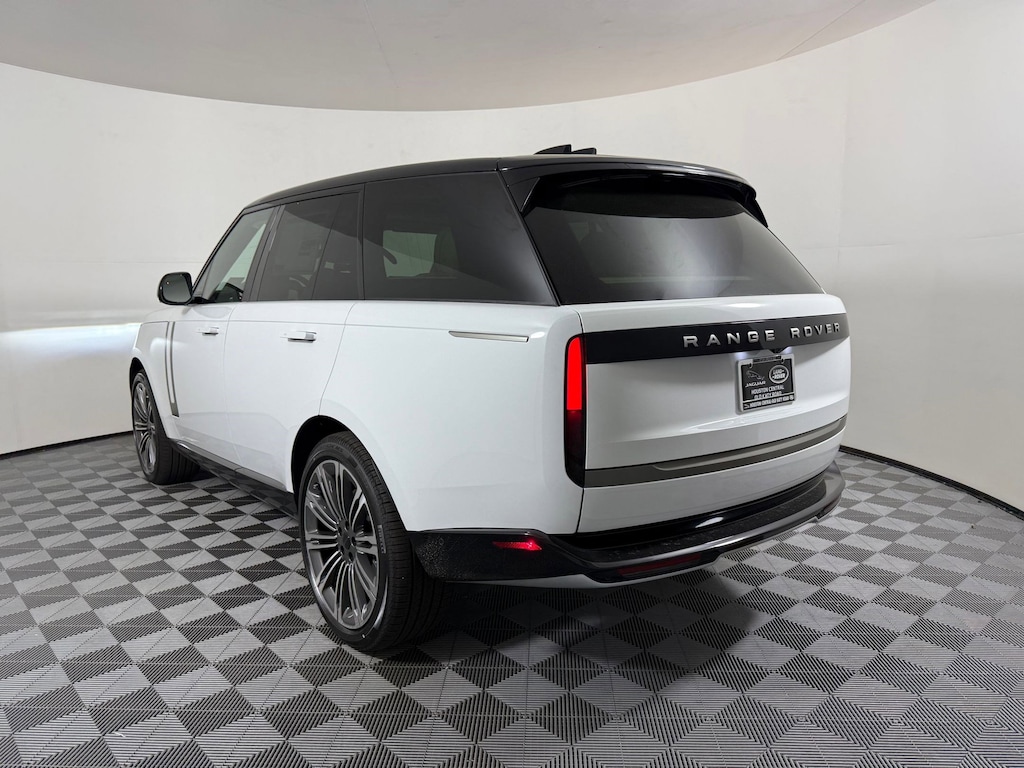 New 2026 Land Rover Range Rover SE SUV
