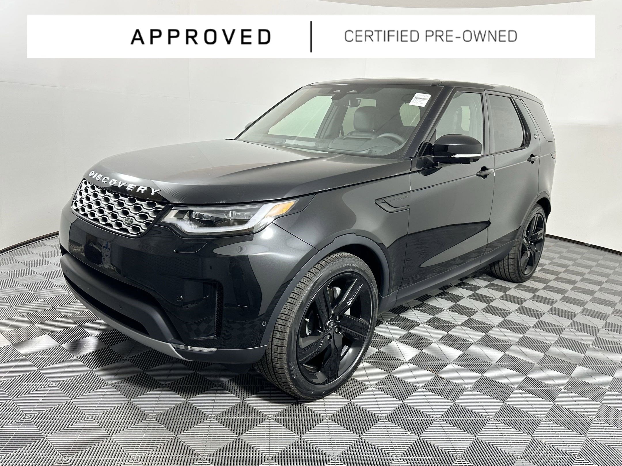 2025 Land Rover Discovery P300 S's photo