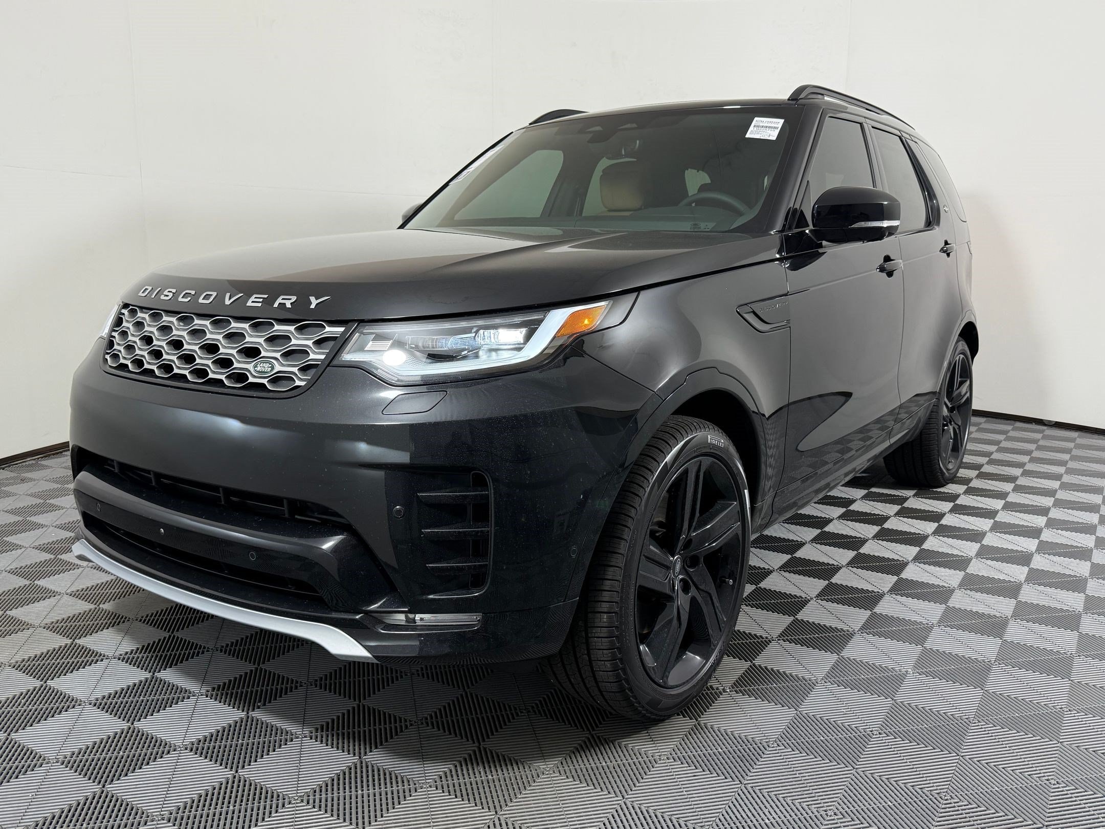 Discovery Gemini Edition SUV