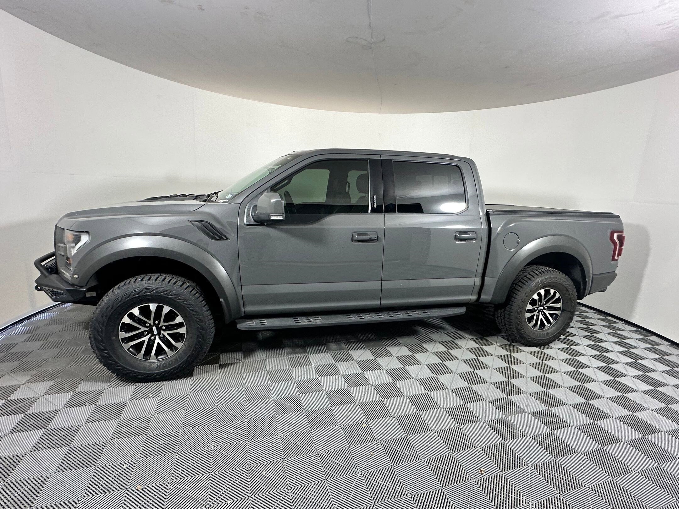 2020 Ford F-150 Raptor photo 2