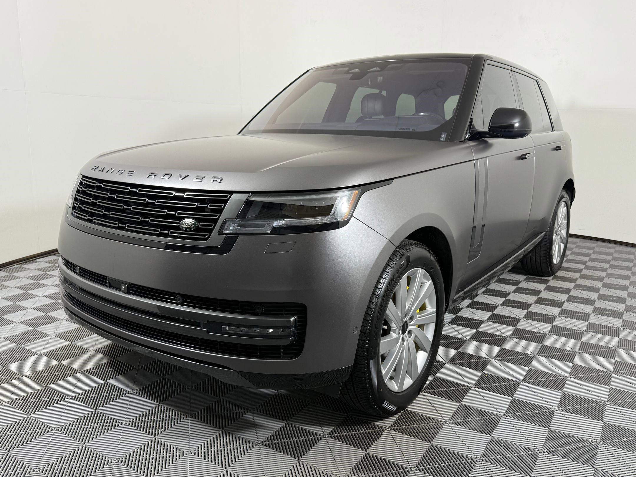 2023 Land Rover Range Rover 3.0 SE SWB's photo