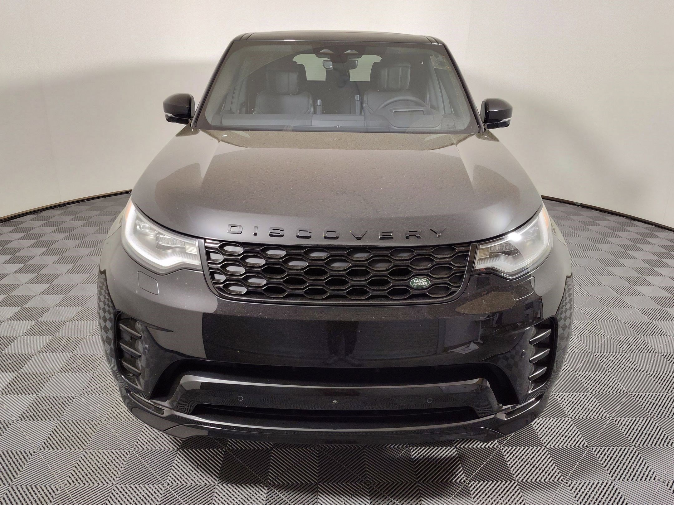 2025 Land Rover Discovery SE photo 3