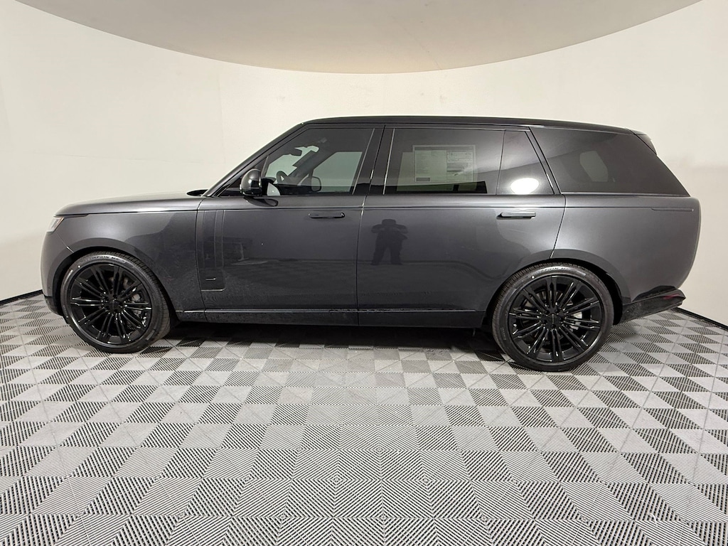 New 2026 Land Rover Range Rover SE LWB 7-Seats / V8 SUV