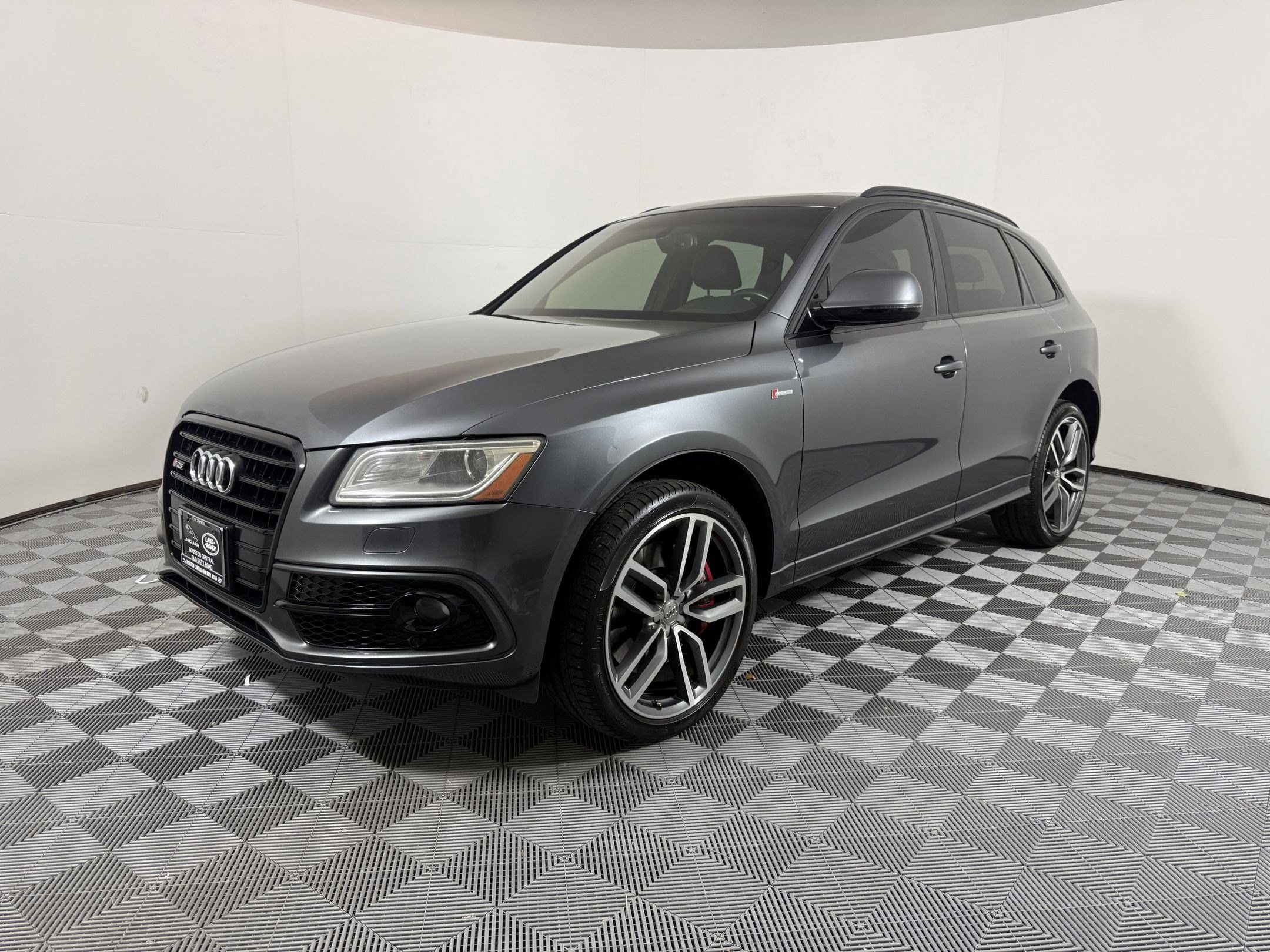 2016 Audi SQ5 Premium Plus's photo