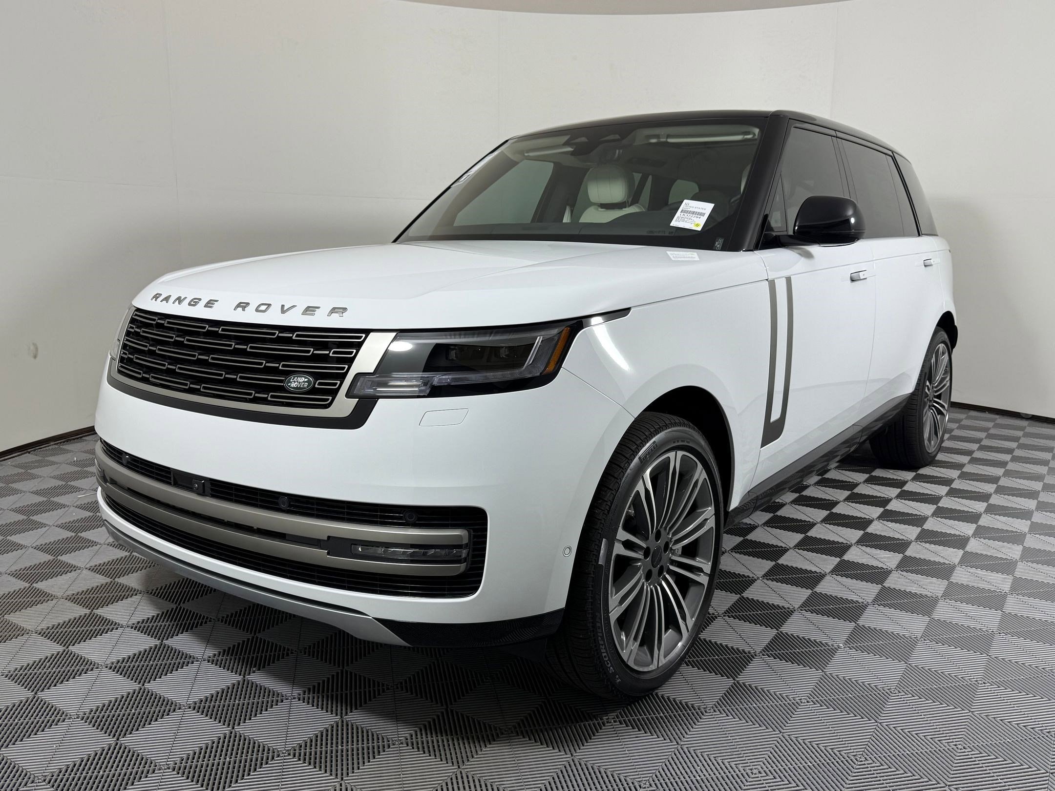 2026 Land Rover Range Rover 4.4 SE LWB 7's photo