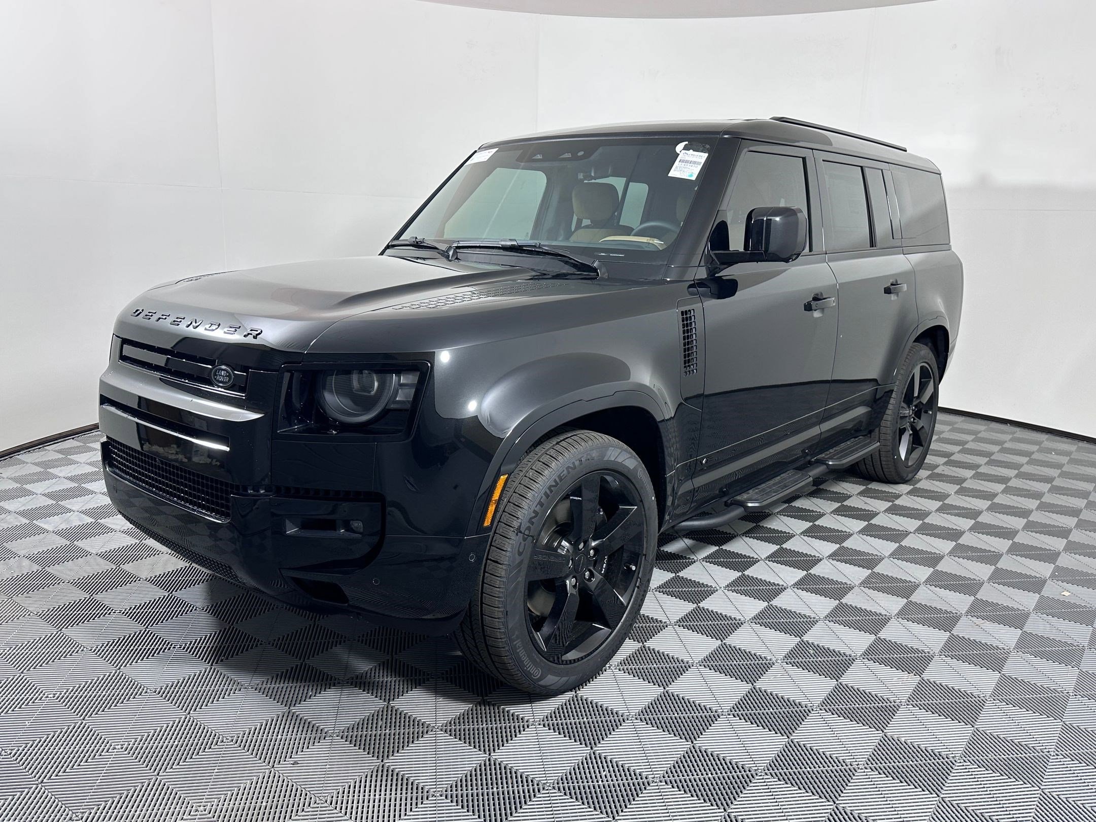 2026 Land Rover Defender V8's photo