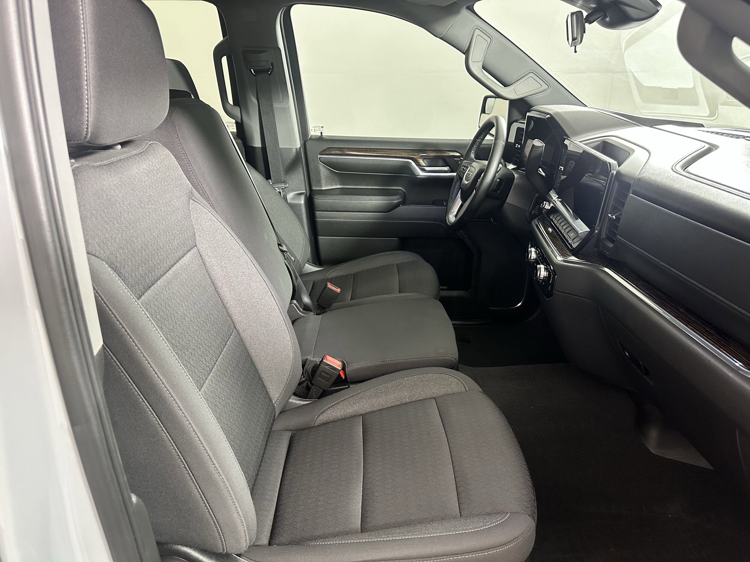 2024 Gmc Sierra 1500 Elevation photo 2