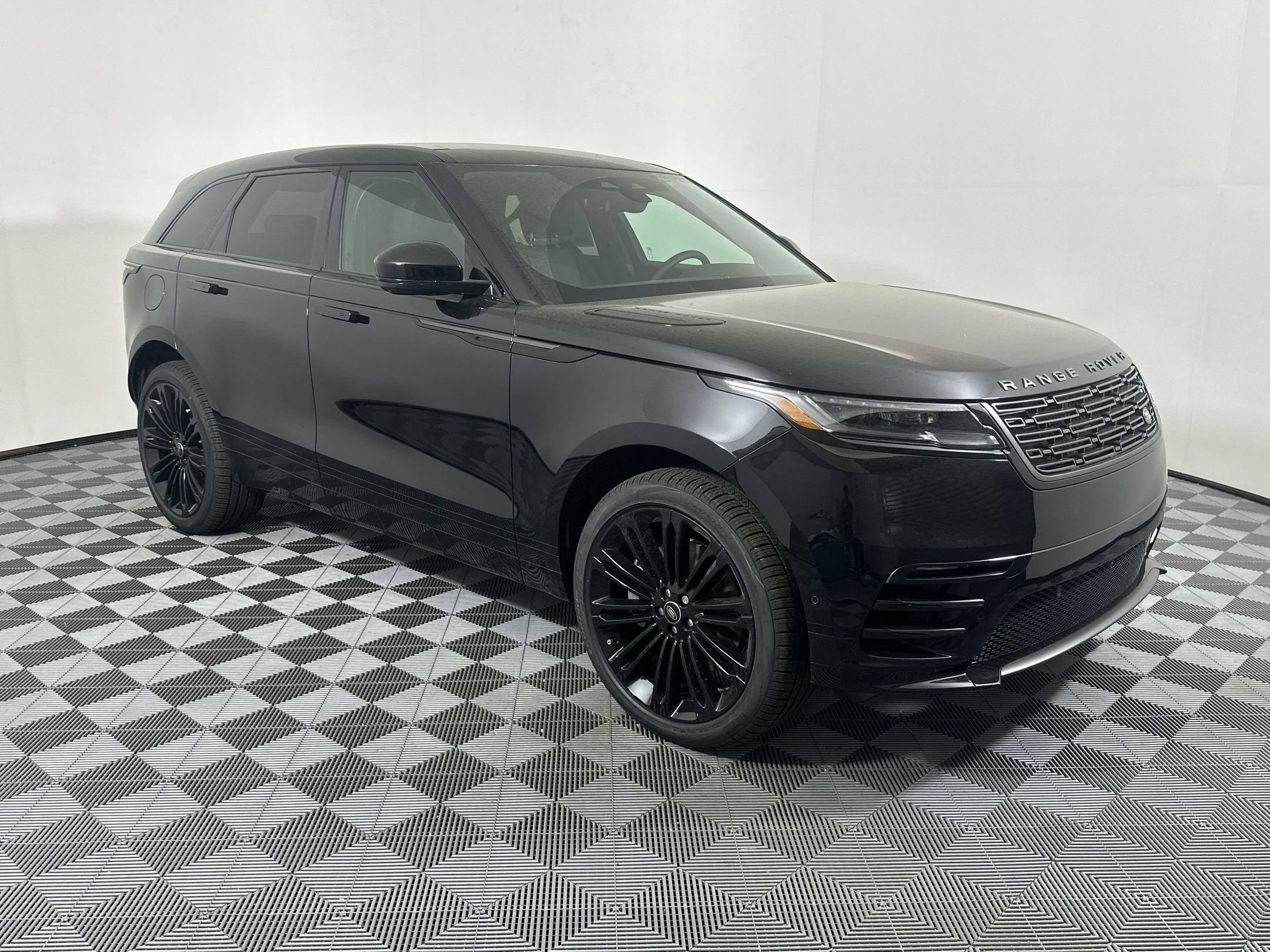 Range Rover Velar Dynamic SE SUV
