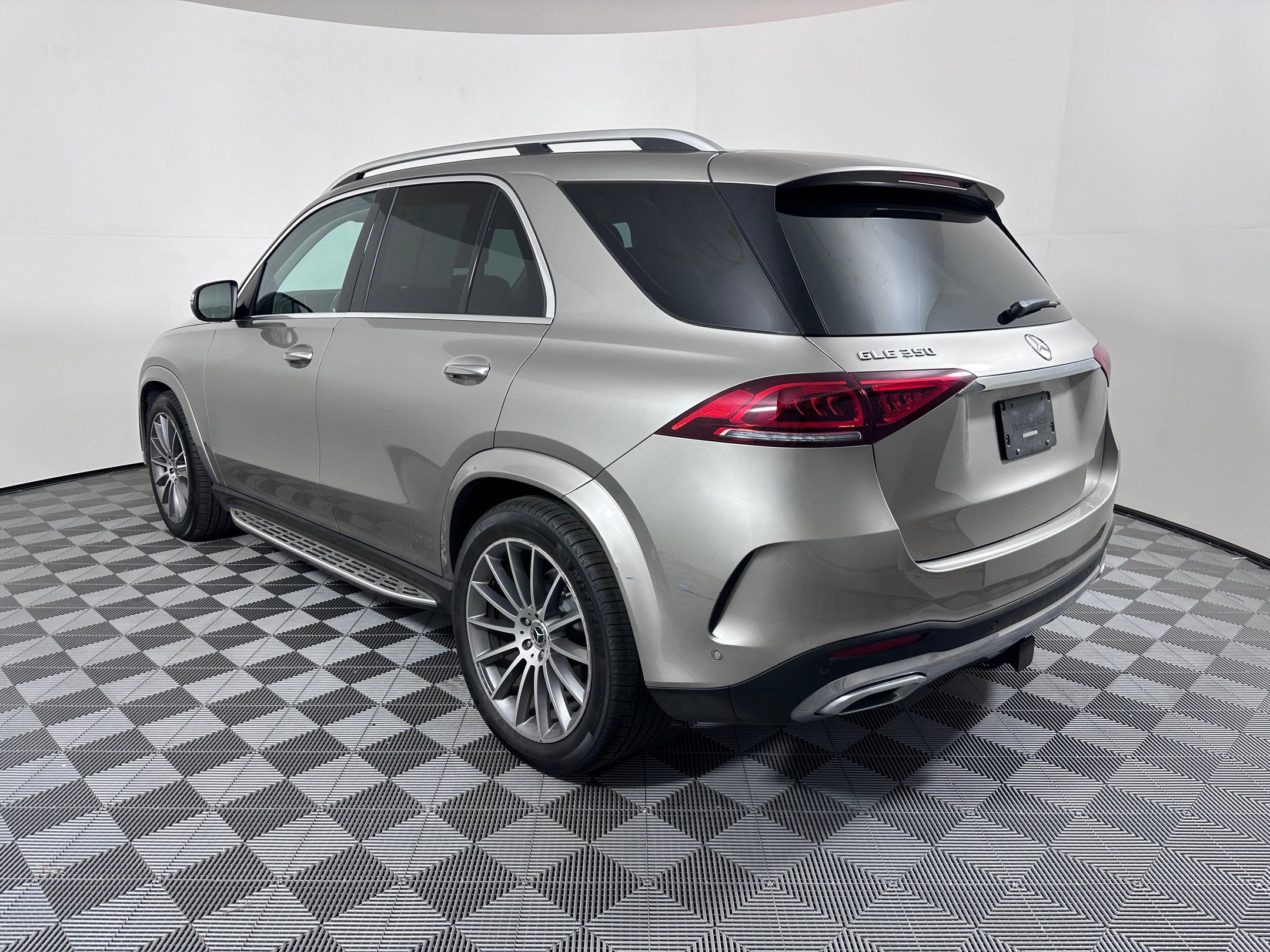 2021 Mercedes Benz GLE 350 photo 3