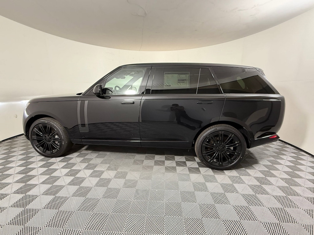 New 2026 Land Rover Range Rover SE SUV