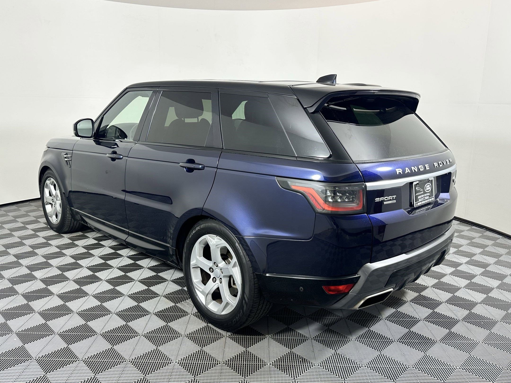 2019 Land Rover Range Rover Sport HSE photo 2