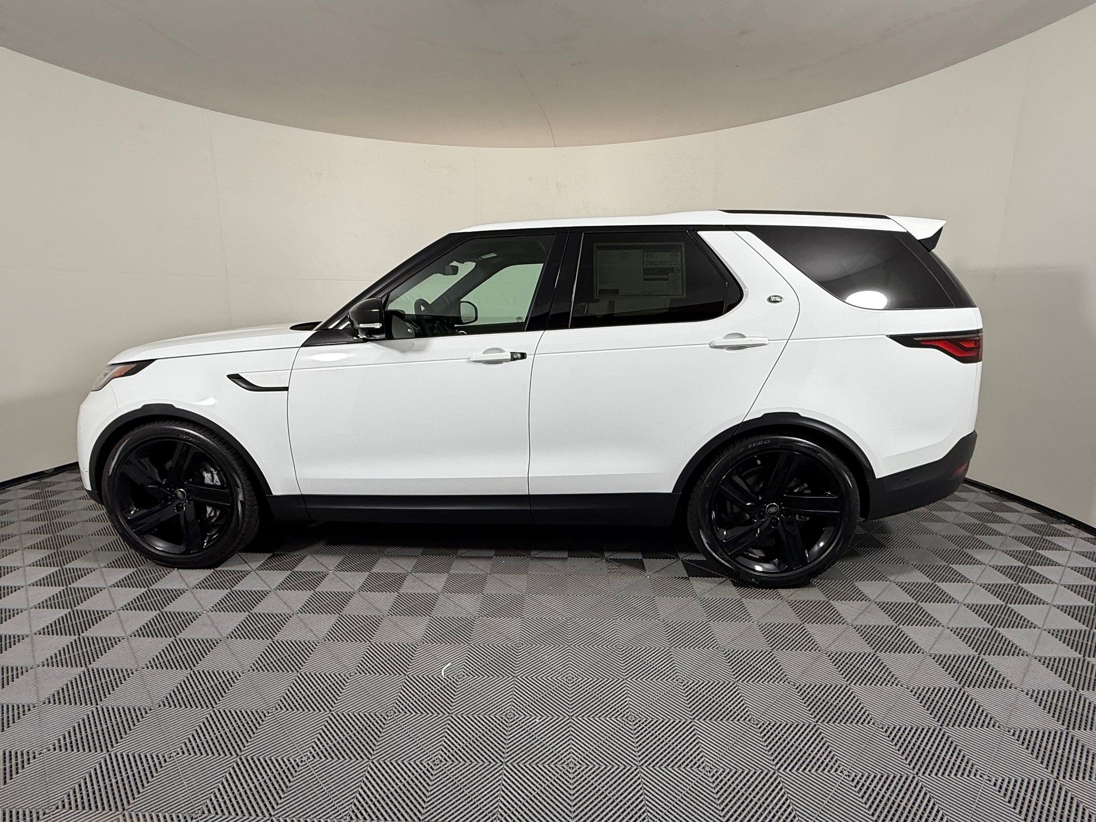 2026 Land Rover Discovery S SUV