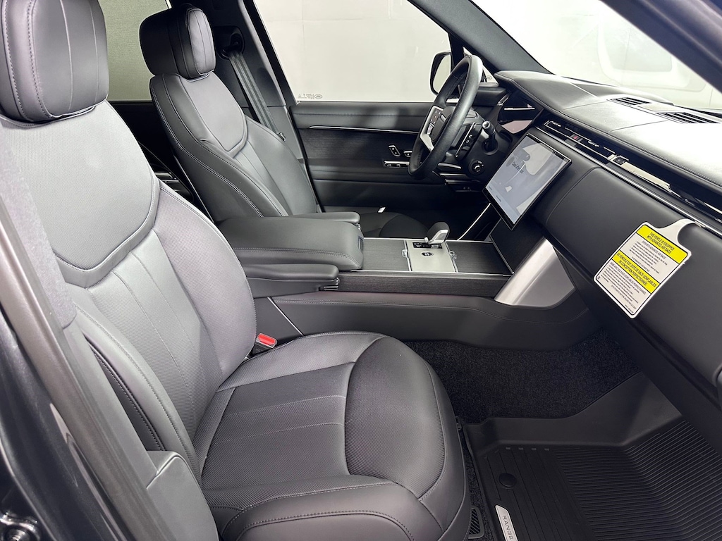 New 2025 Land Rover Range Rover SE SUV