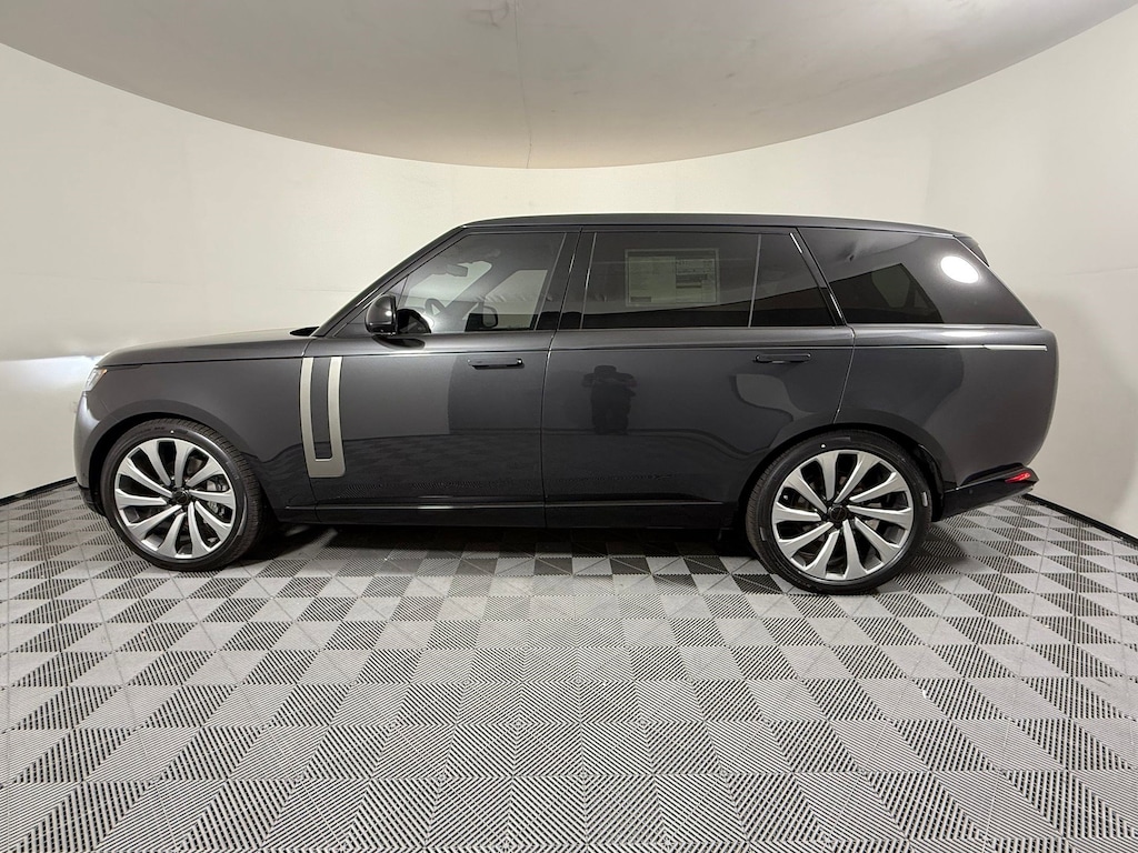 New 2026 Land Rover Range Rover SE SUV