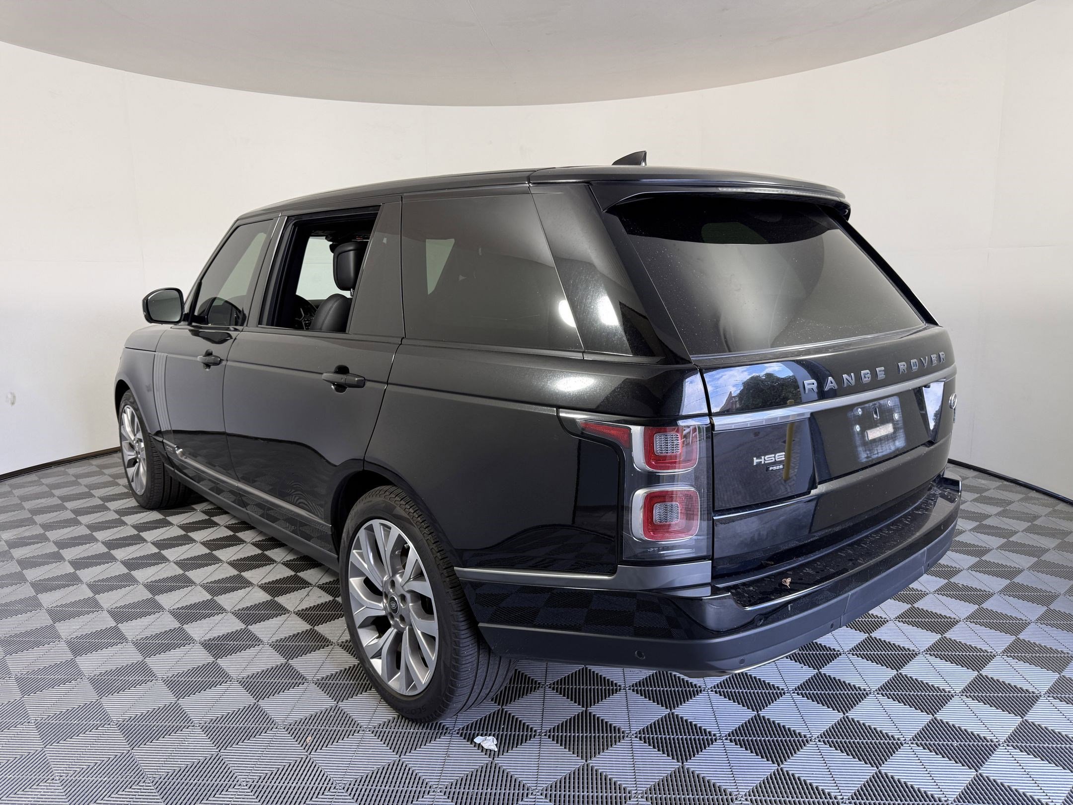 2021 Land Rover Range Rover P525 HSE HSE Westminster Edition photo 2