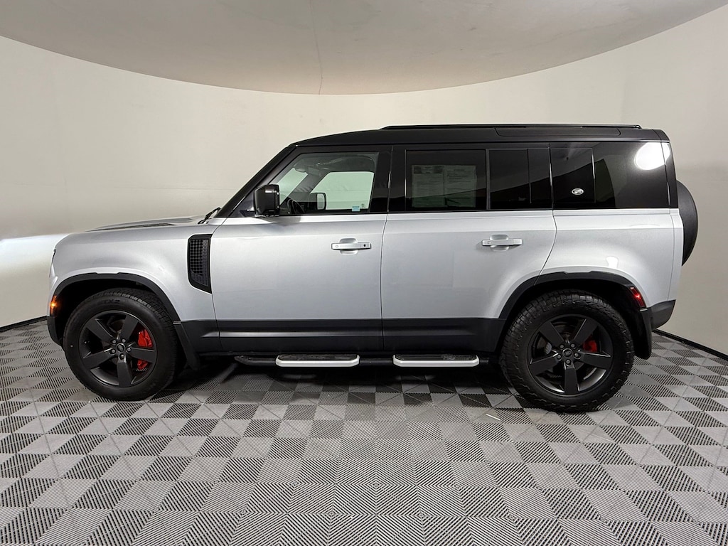 Used 2022 Land Rover Defender SE SUV