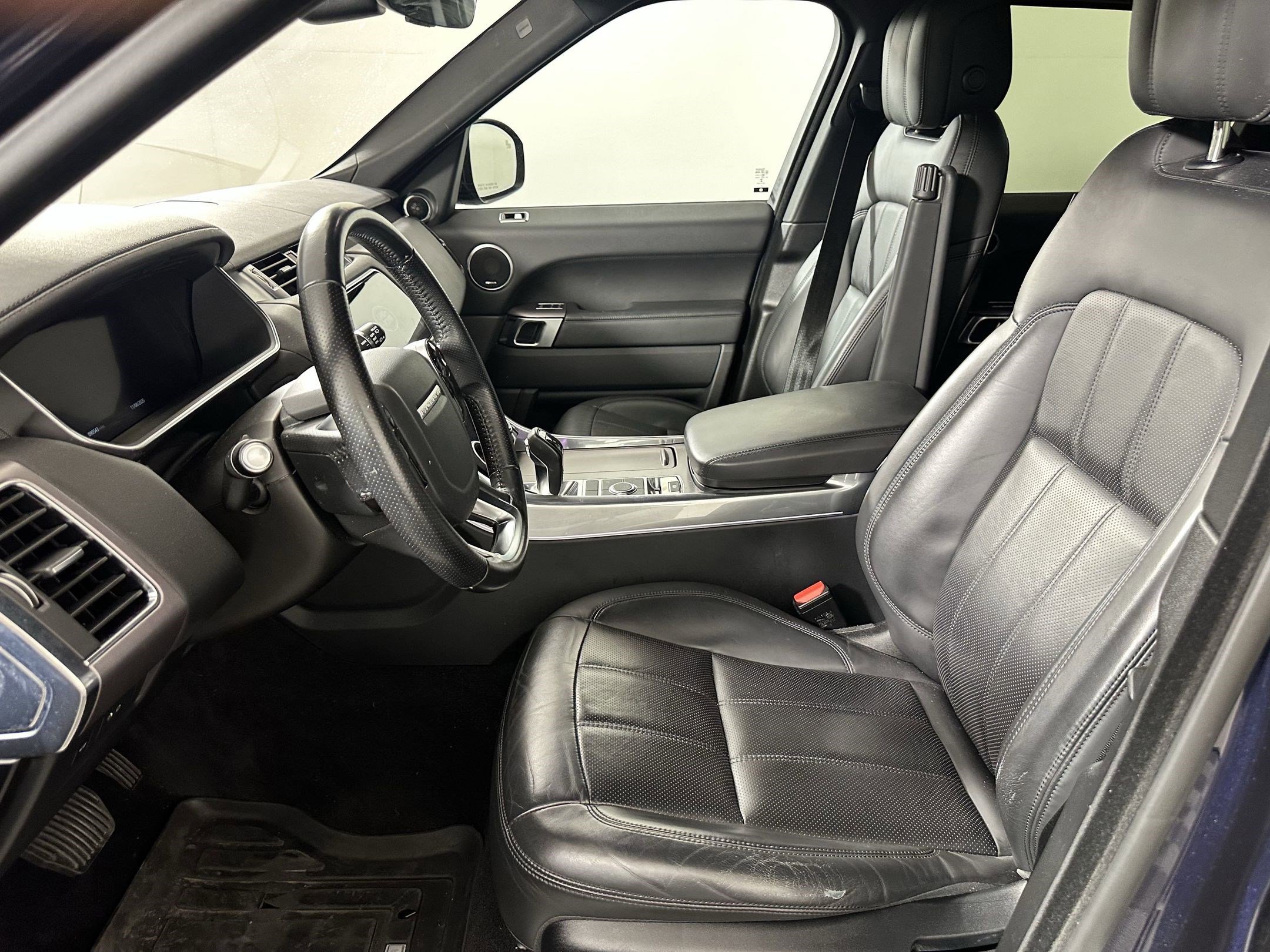 2019 Land Rover Range Rover Sport HSE photo 3